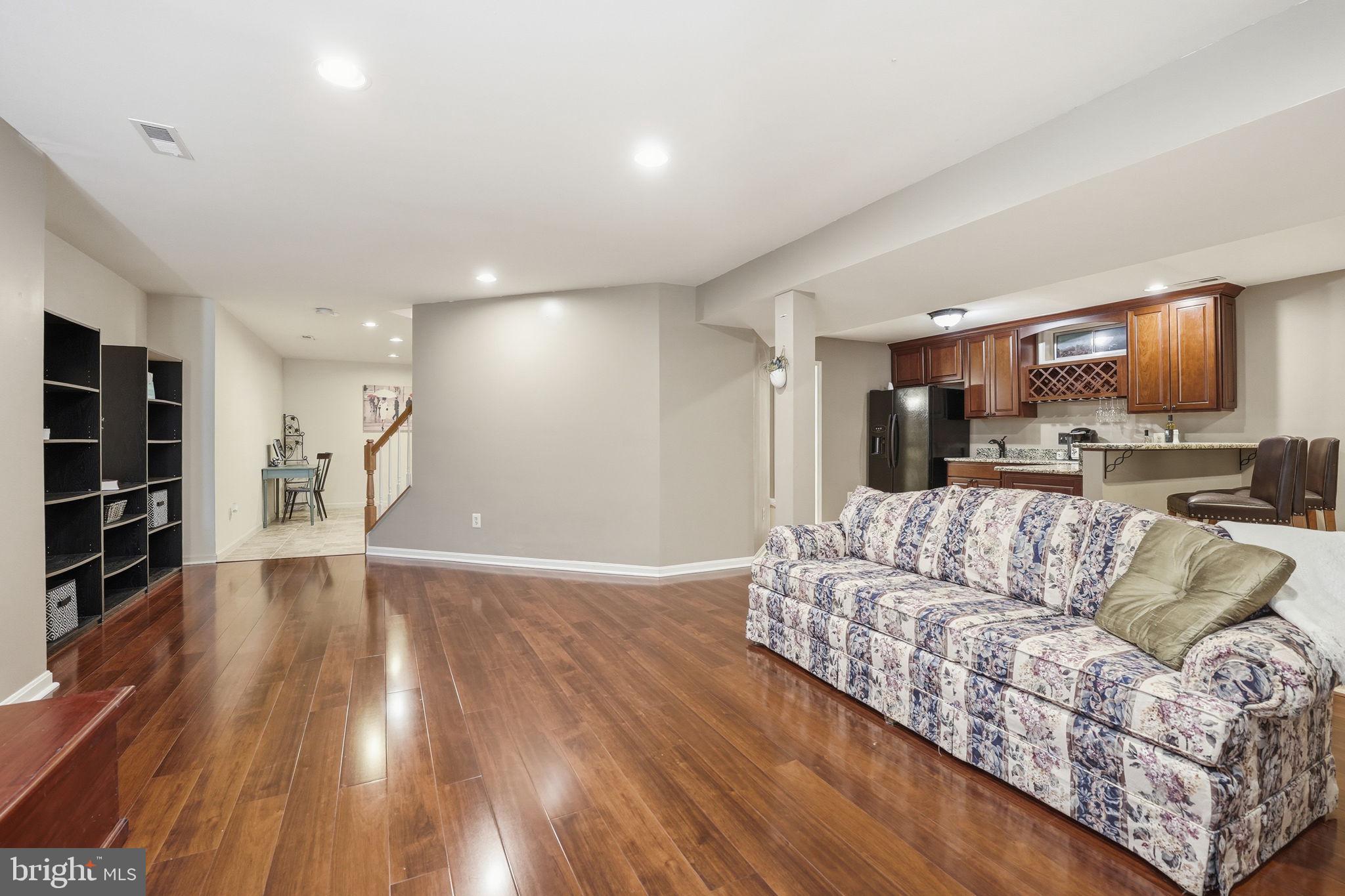 MEADOWBROOK WOODS - Residential