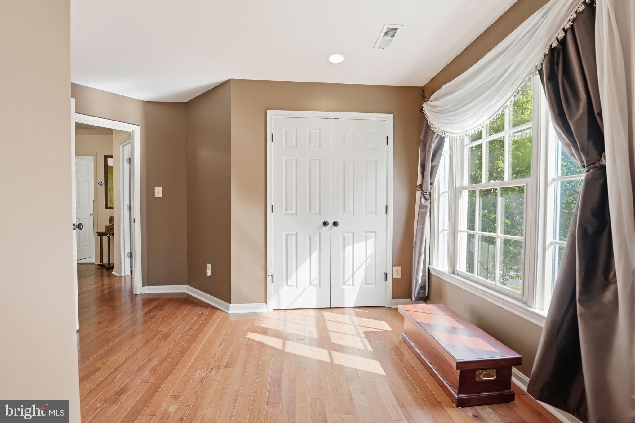 MEADOWBROOK WOODS - Residential