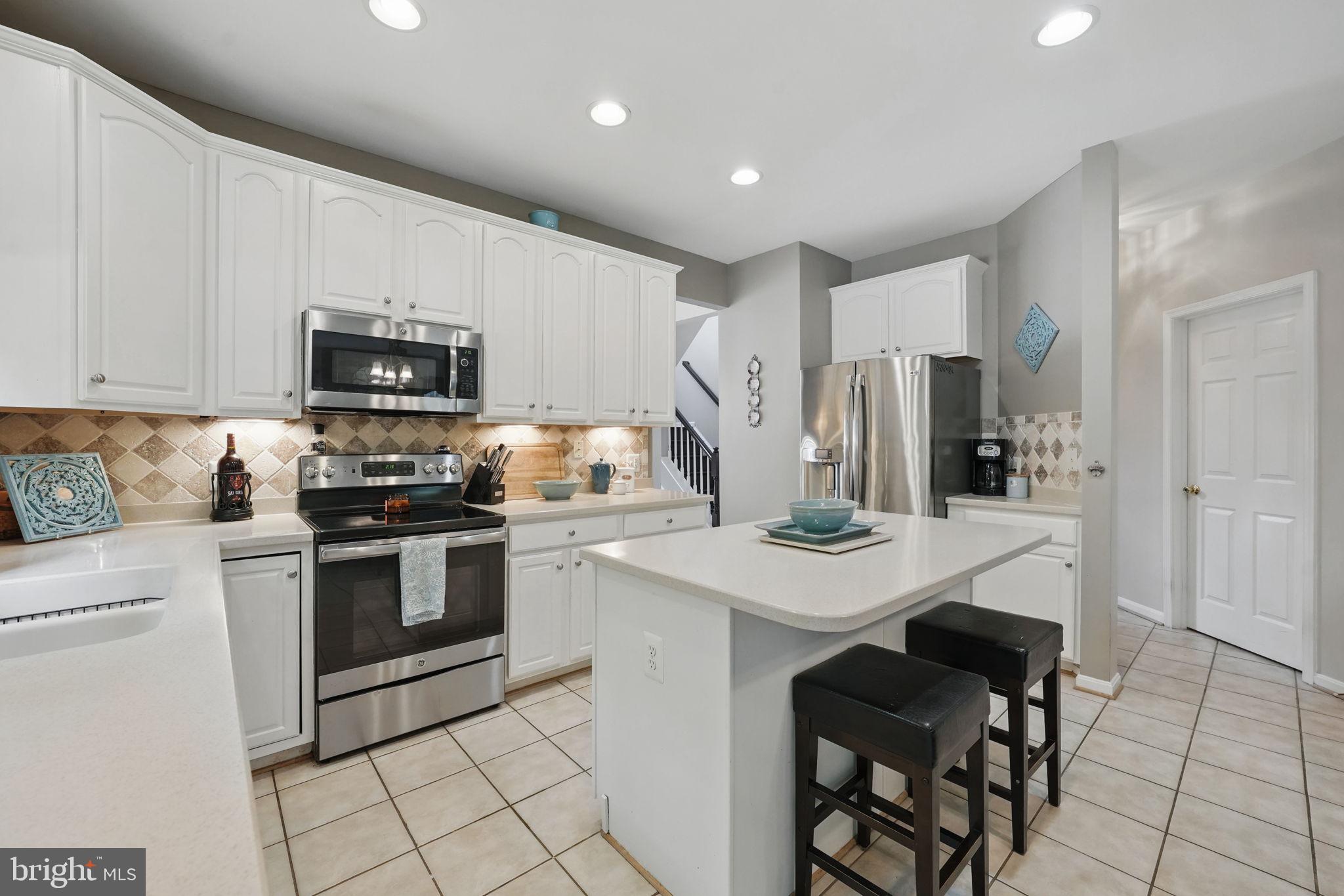 5280 GUNSTON HALL DRIVE