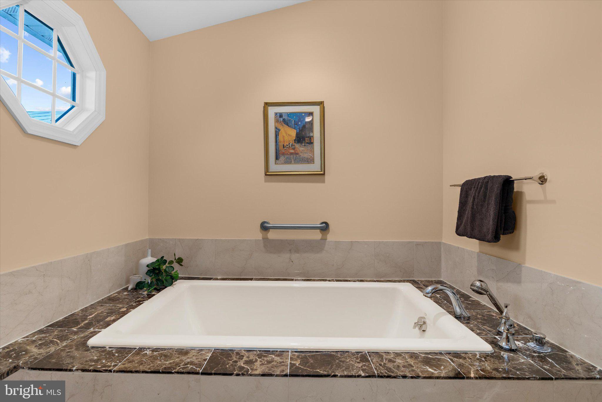 GLEN ARM - Residential