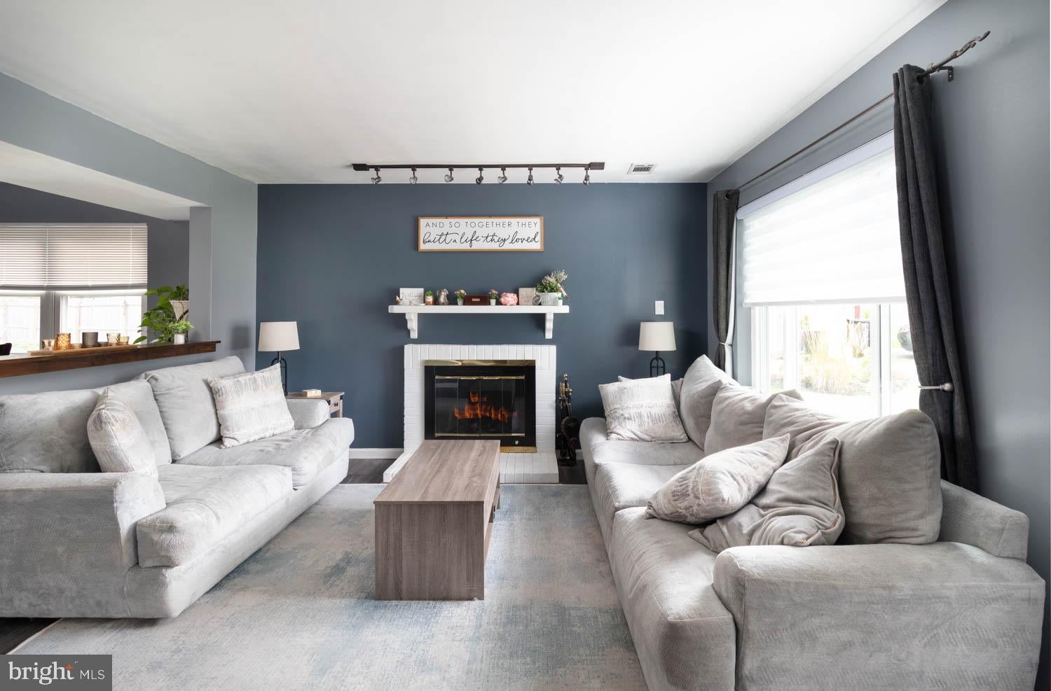 15 CARRIAGE DRIVE