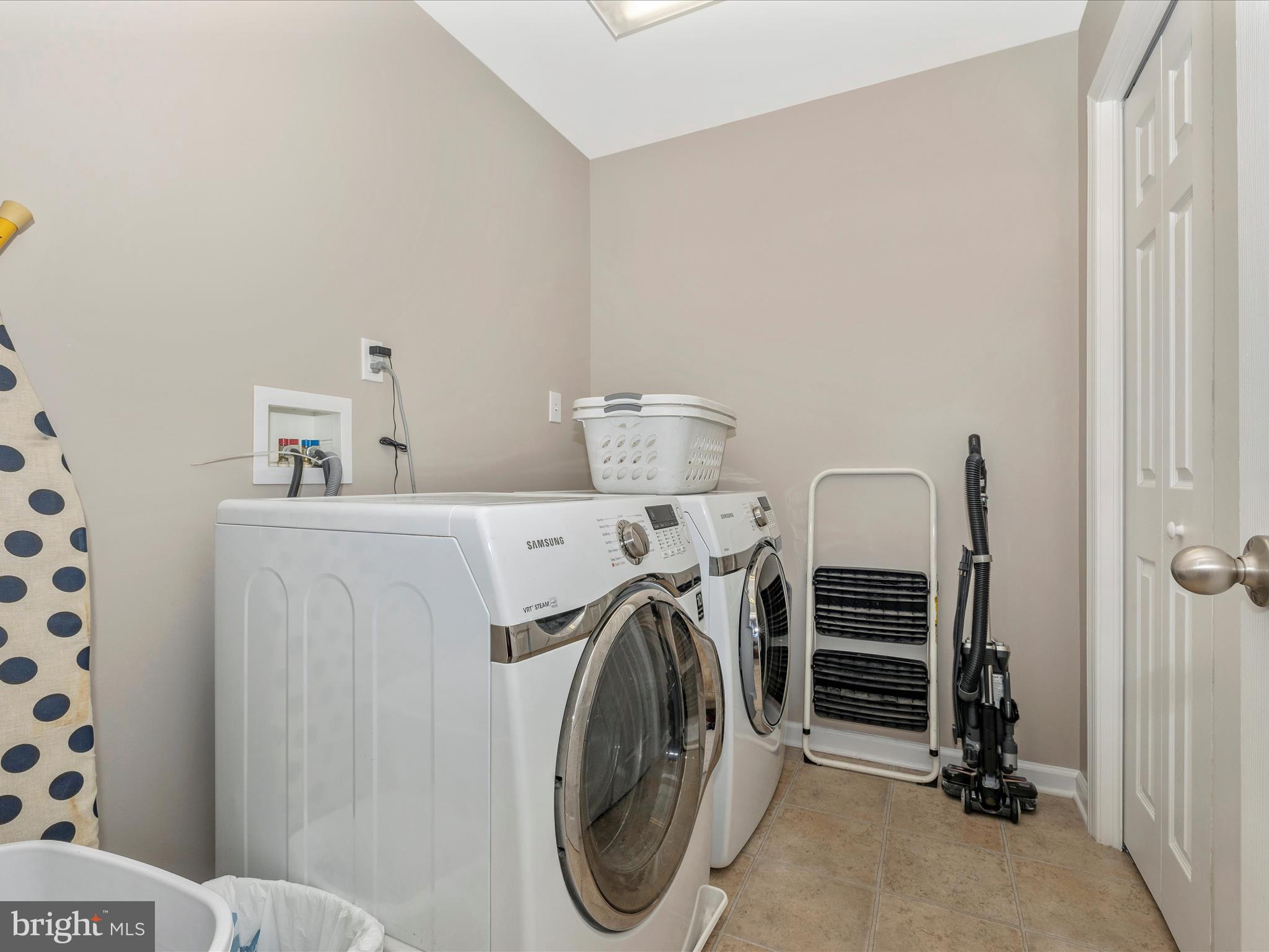 BROOKFIELD - Residential