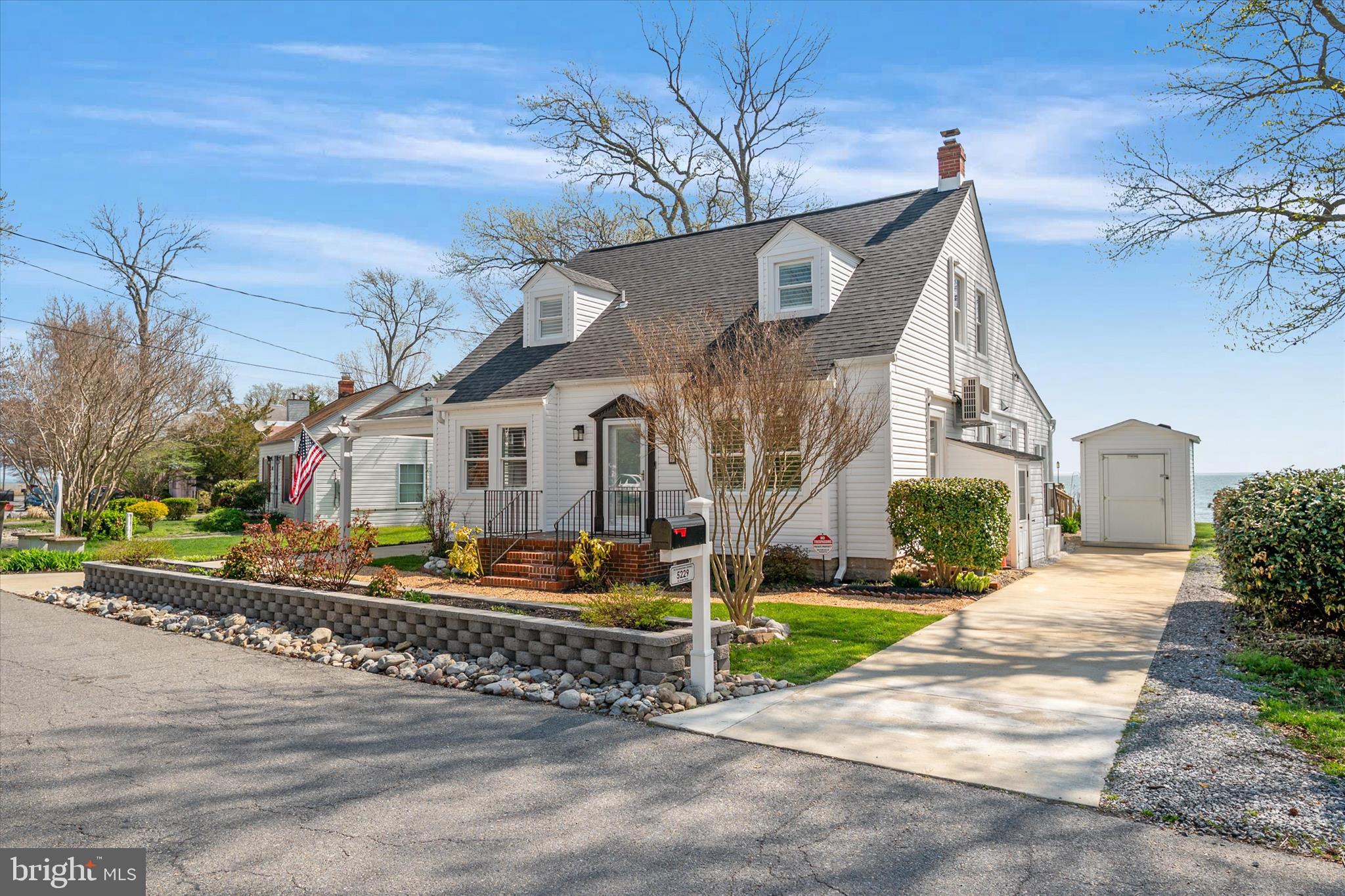 COLUMBIA BEACH - Residential