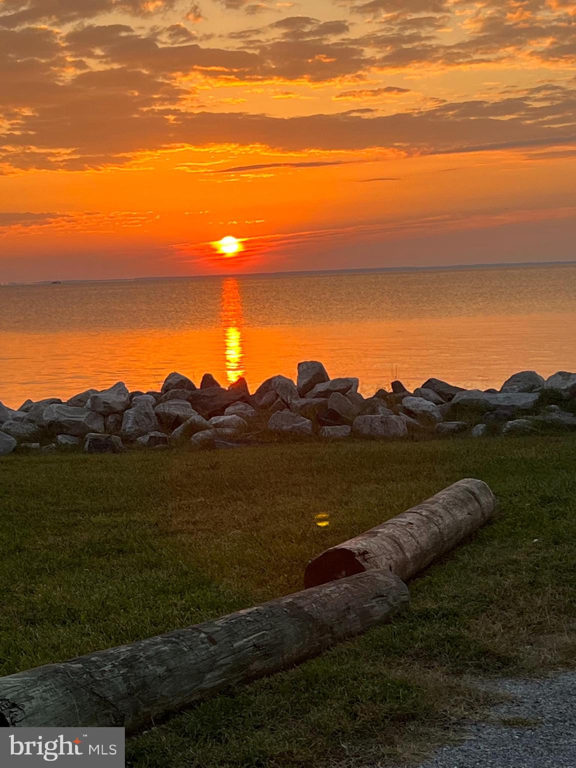 COLUMBIA BEACH - Residential