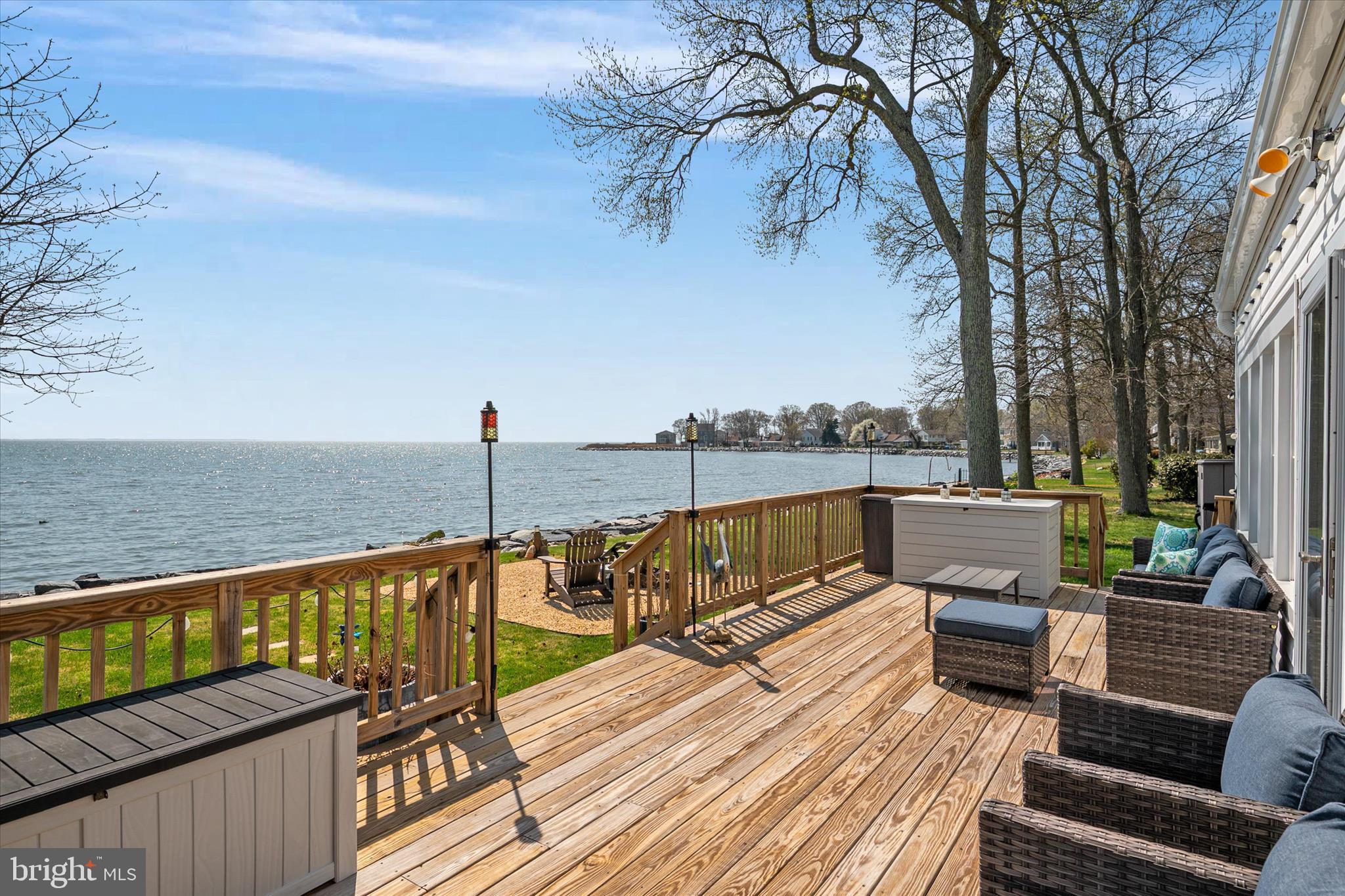 COLUMBIA BEACH - Residential