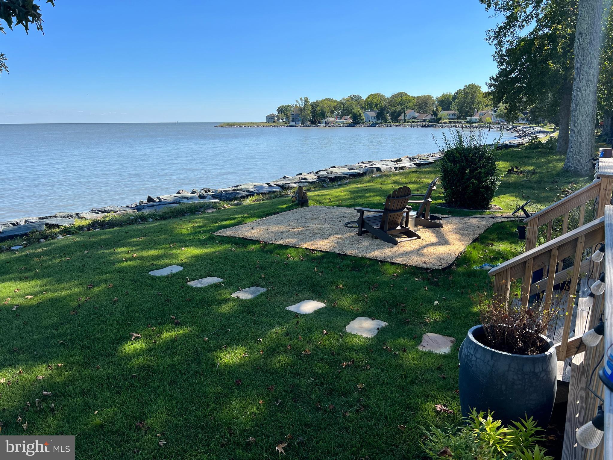 COLUMBIA BEACH - Residential