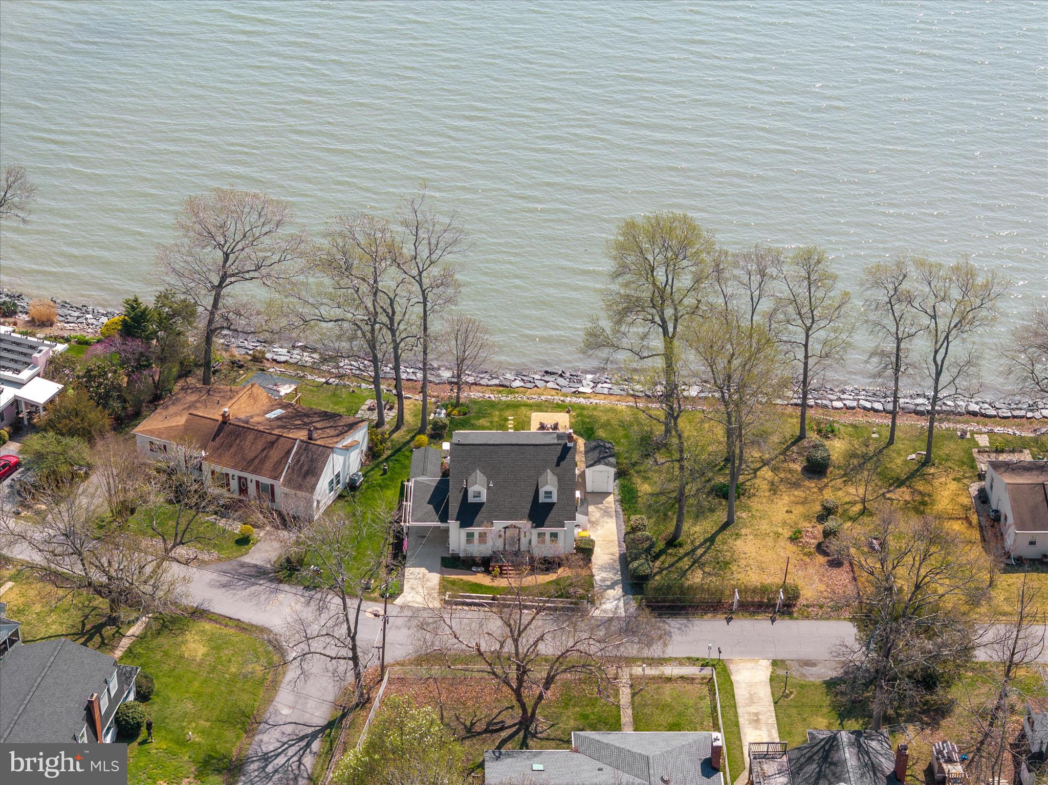 COLUMBIA BEACH - Residential