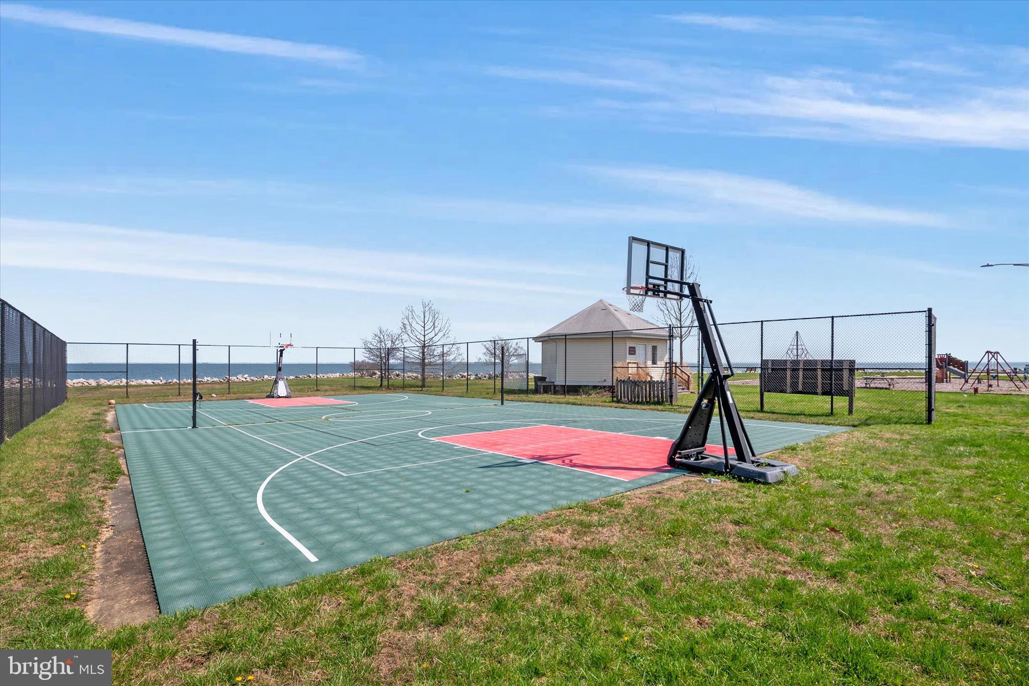 COLUMBIA BEACH - Residential