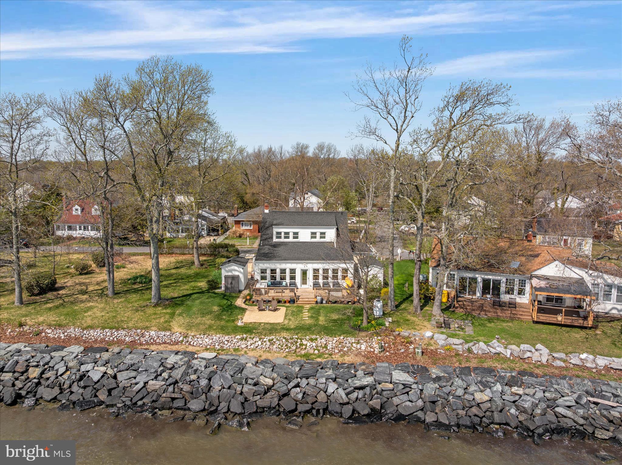 COLUMBIA BEACH - Residential