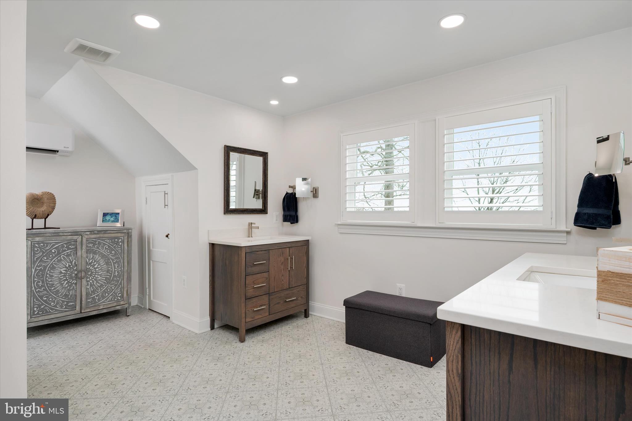 COLUMBIA BEACH - Residential