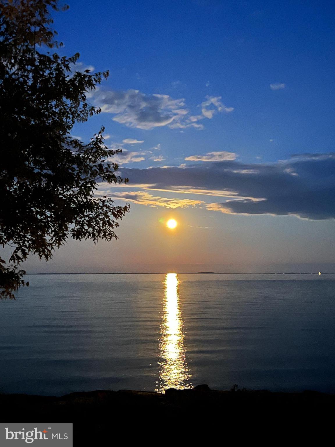 COLUMBIA BEACH - Residential