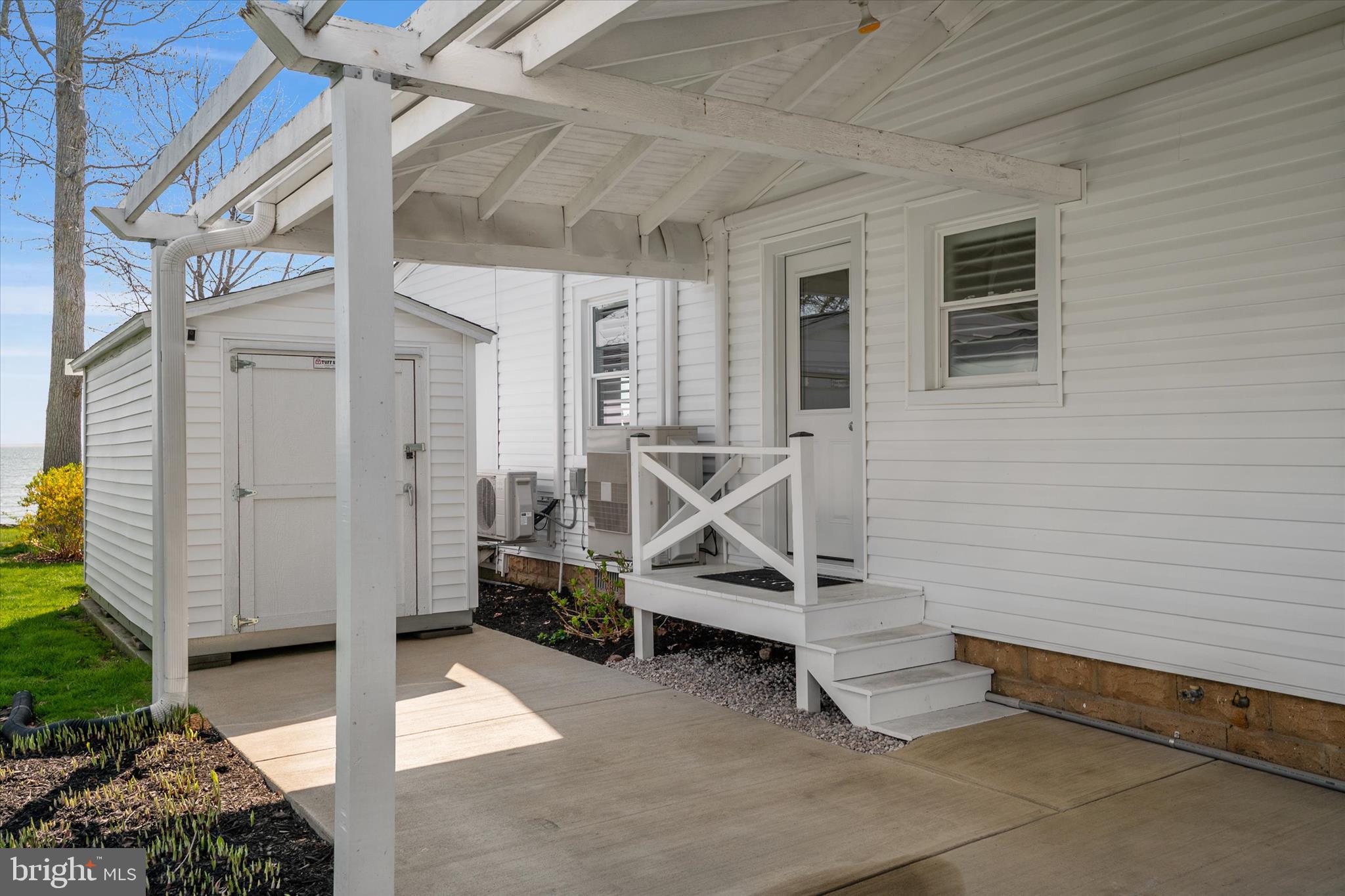 COLUMBIA BEACH - Residential