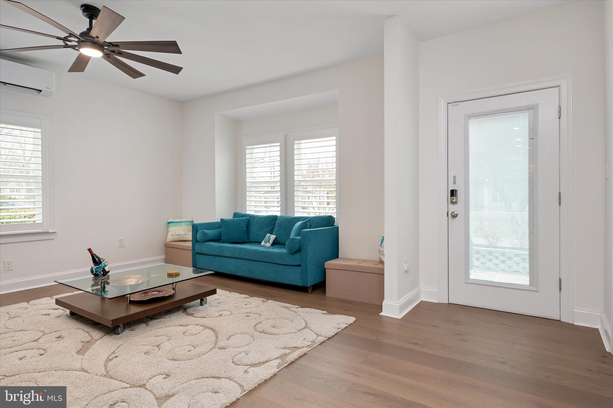 COLUMBIA BEACH - Residential