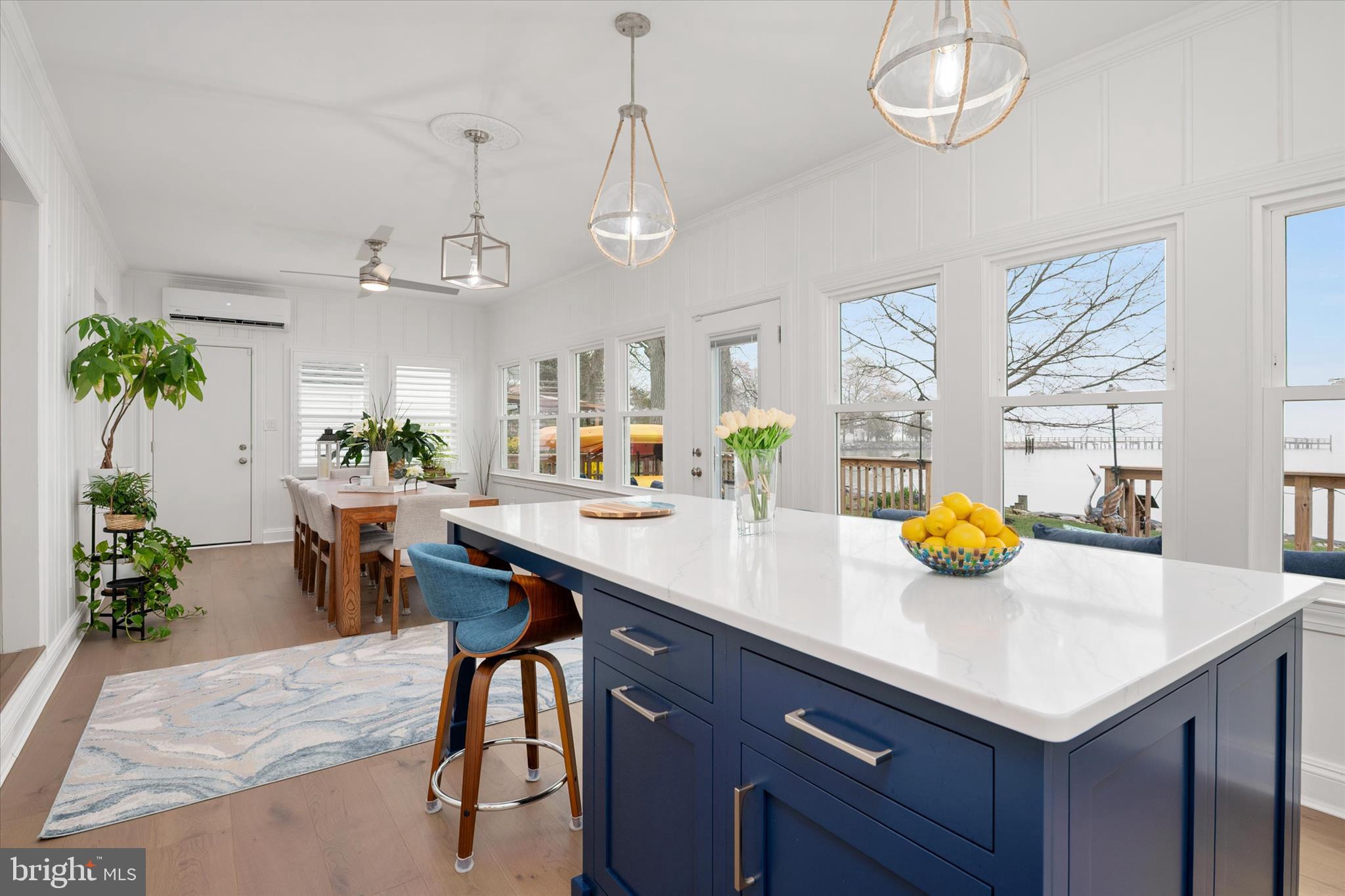 COLUMBIA BEACH - Residential