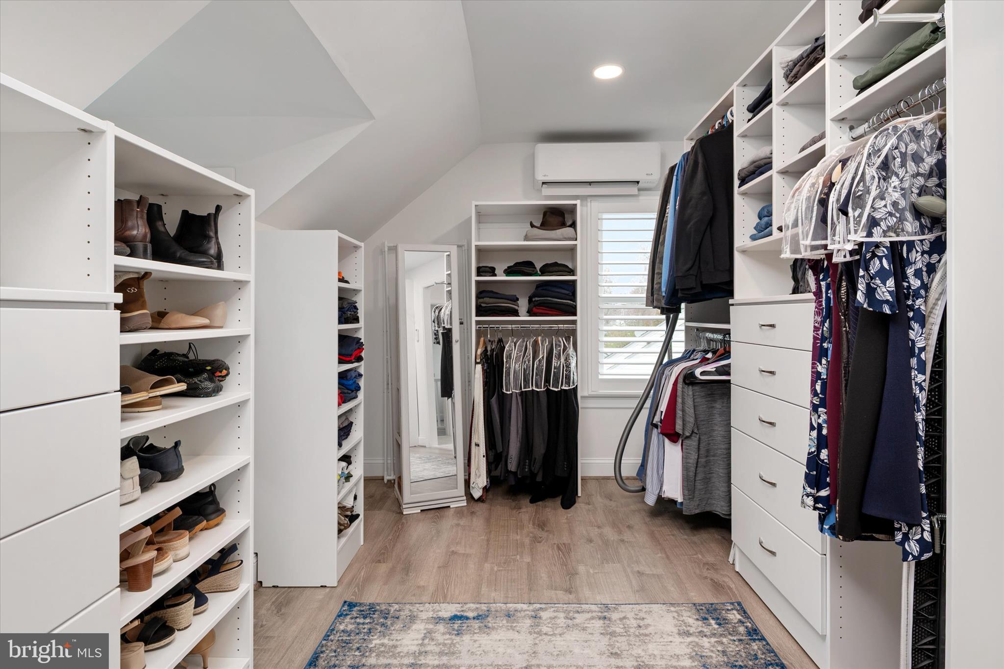 COLUMBIA BEACH - Residential