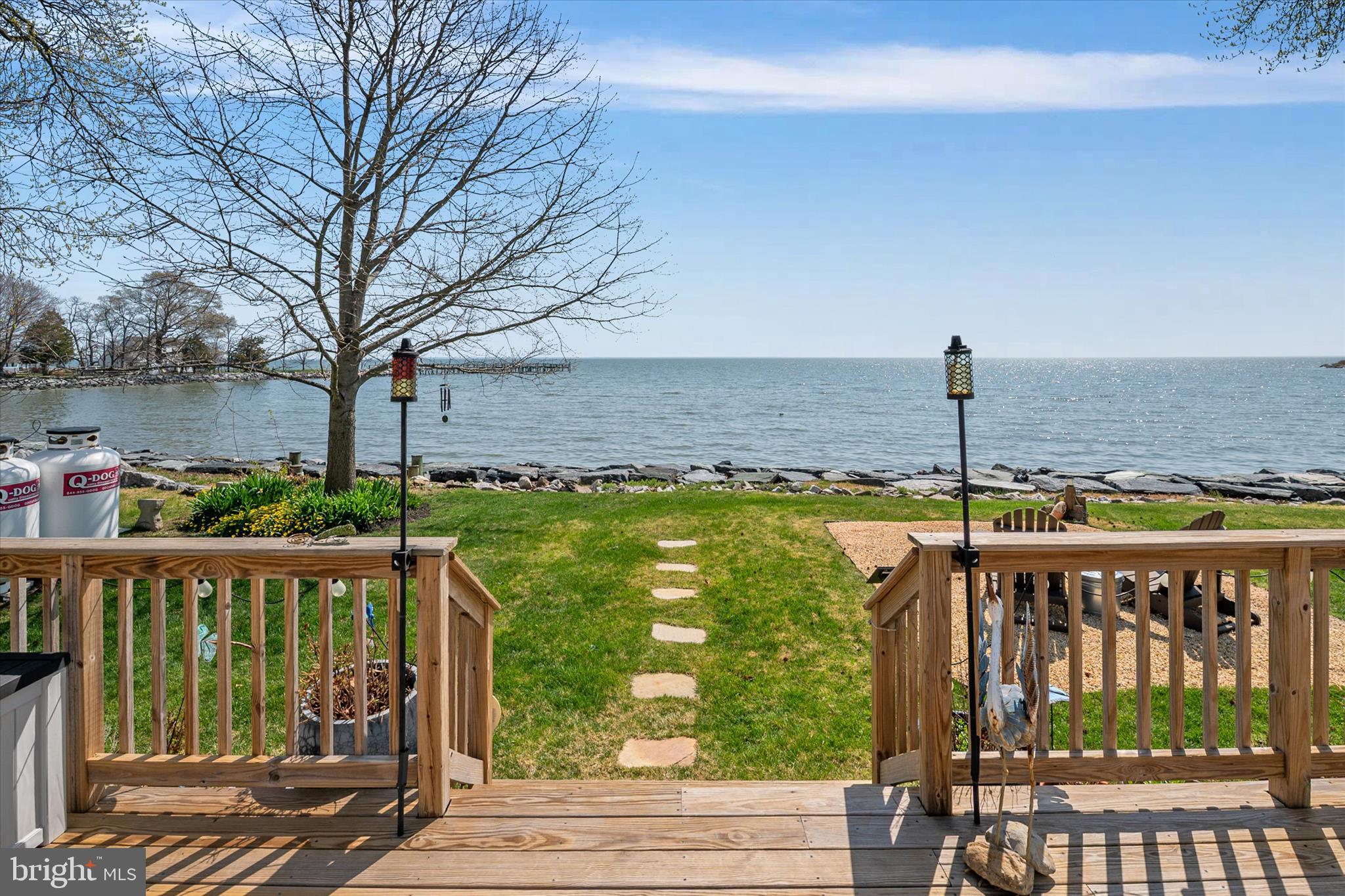 COLUMBIA BEACH - Residential