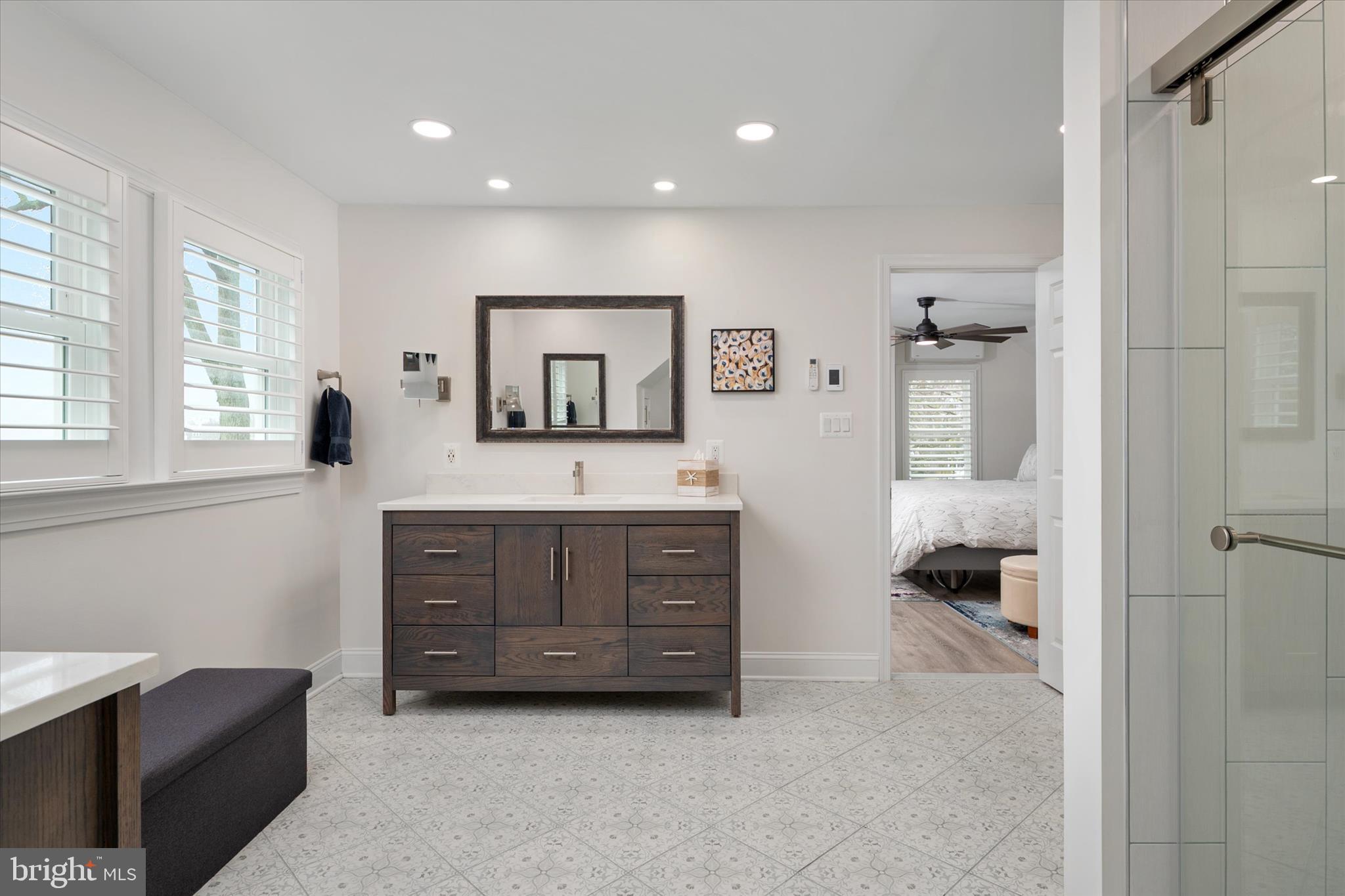 COLUMBIA BEACH - Residential