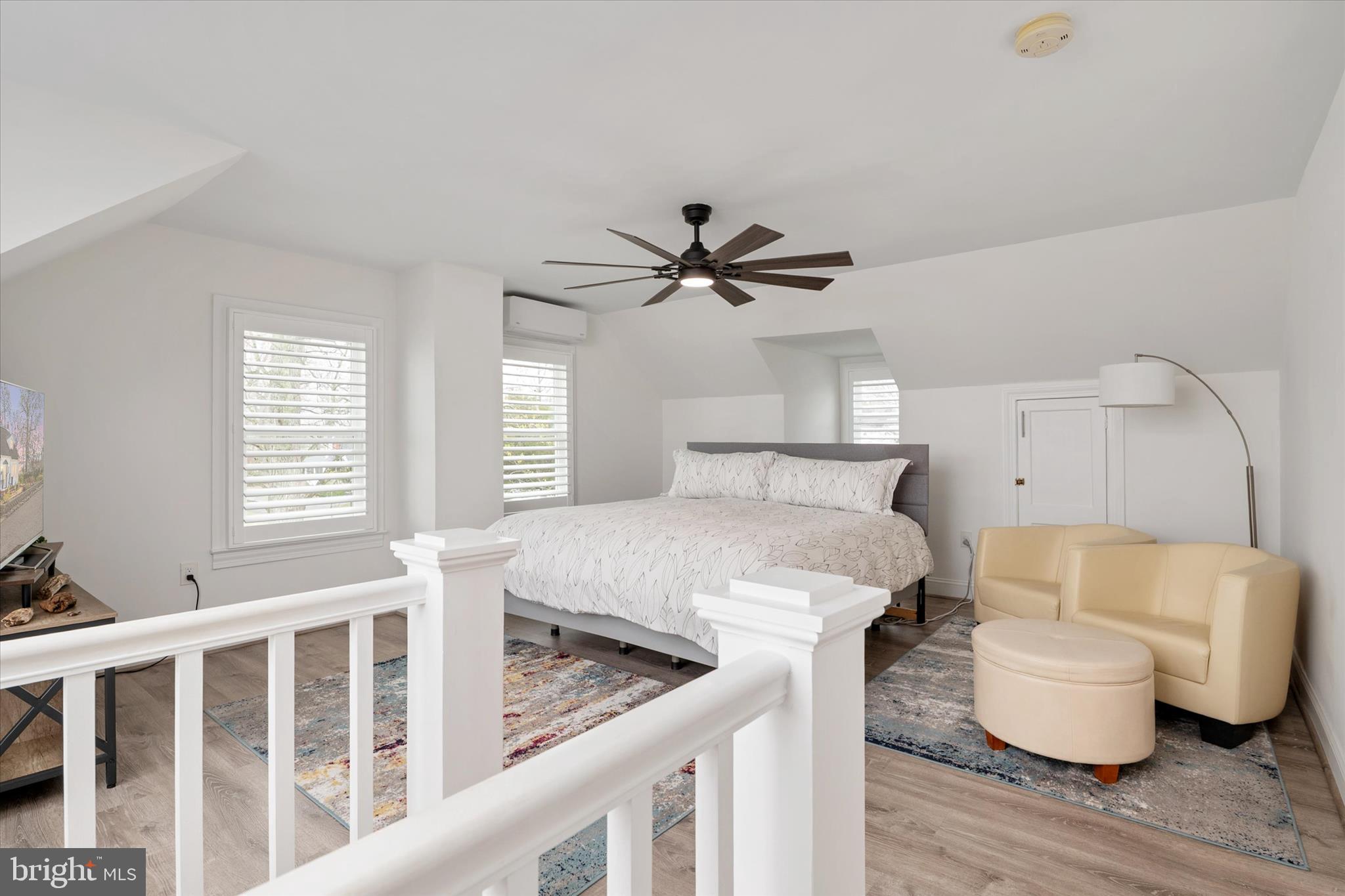 COLUMBIA BEACH - Residential