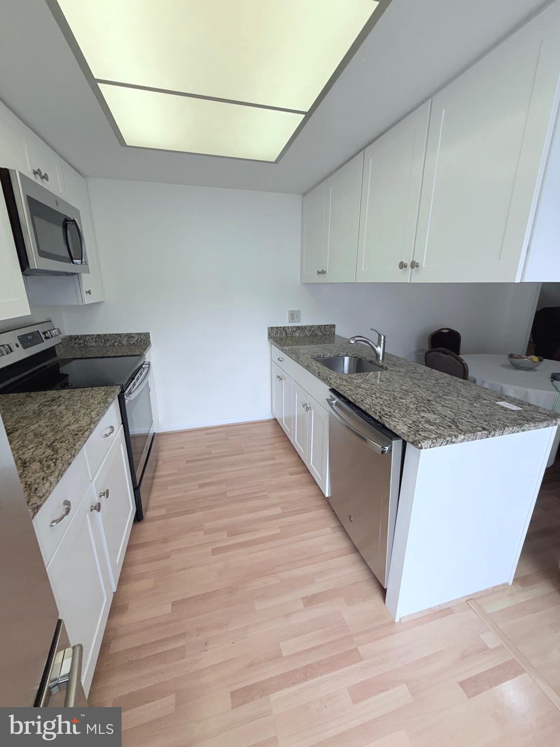 LEISURE WORLD - Residential