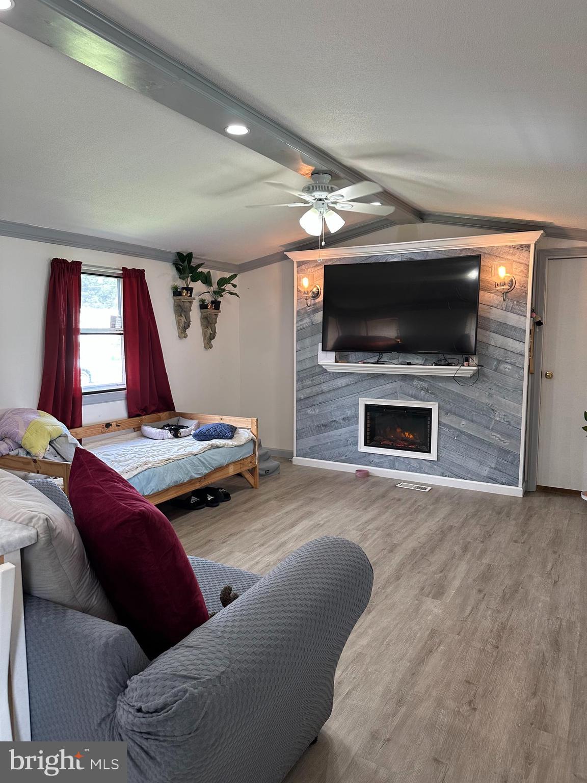 450 CLARKS POND ROAD 111 LEXINGTON DR