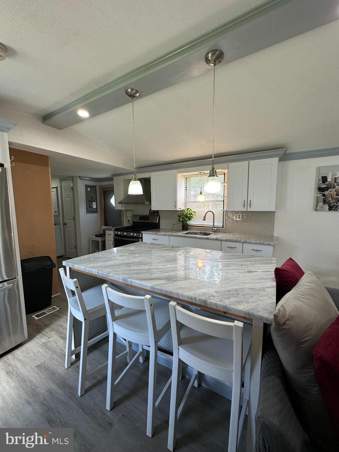 450 CLARKS POND ROAD 111 LEXINGTON DR