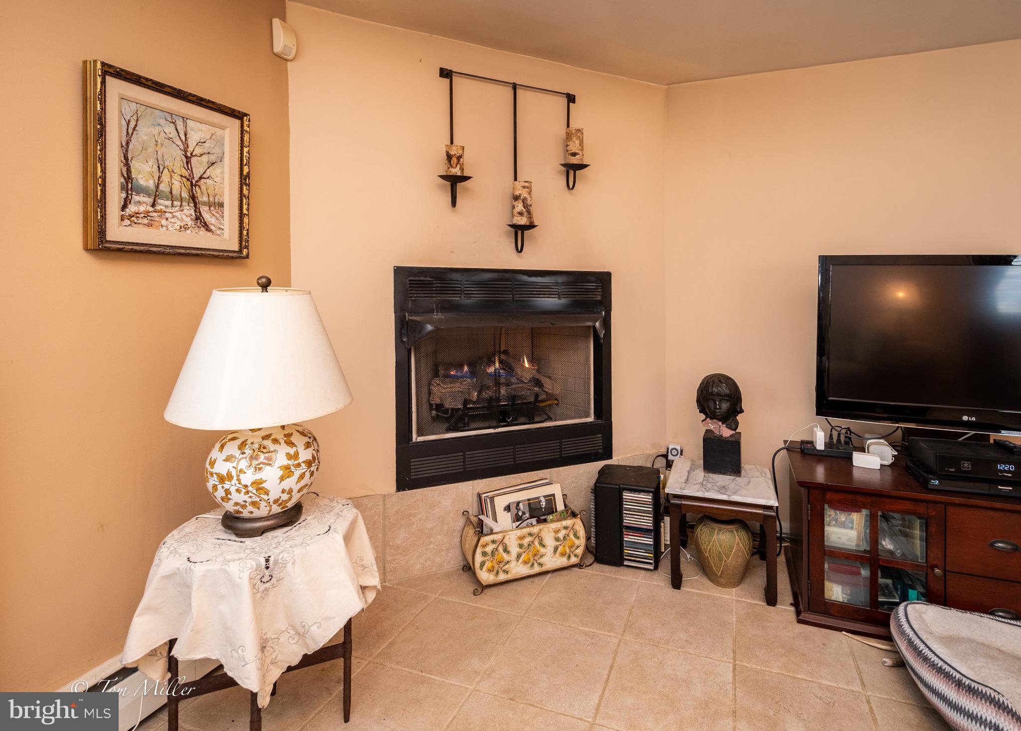 CAMPUS HILLS - Residential