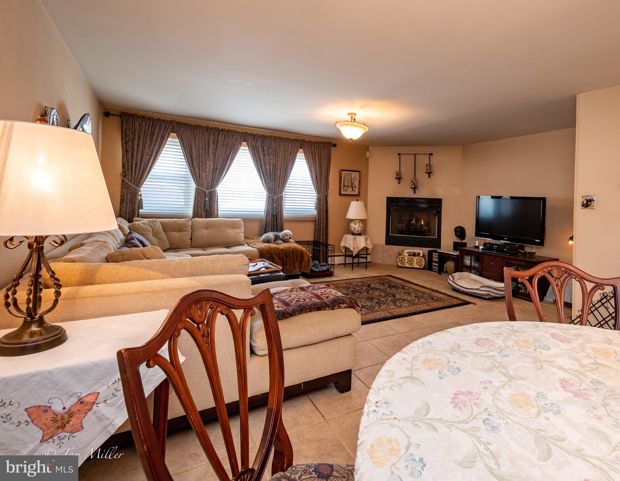 CAMPUS HILLS - Residential