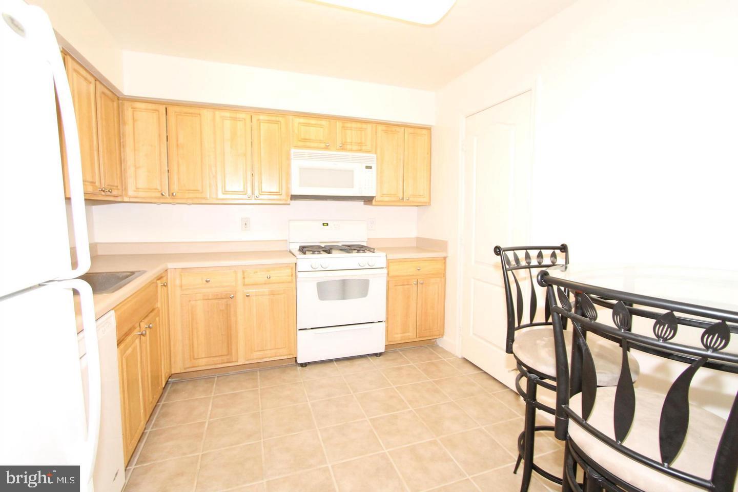 MONTGOMERY CHASE CODM - Residential Lease