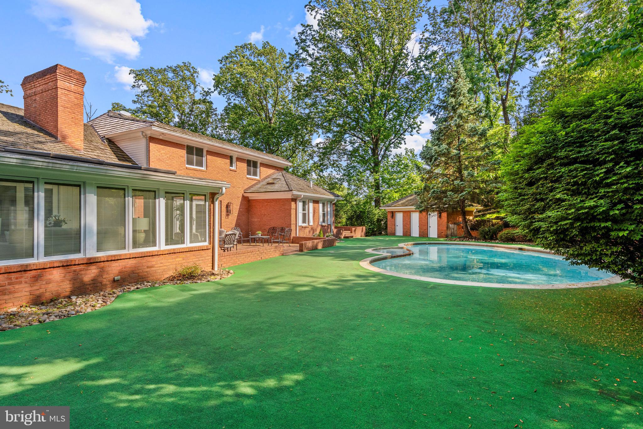 SPRINGTON POINTE - Residential
