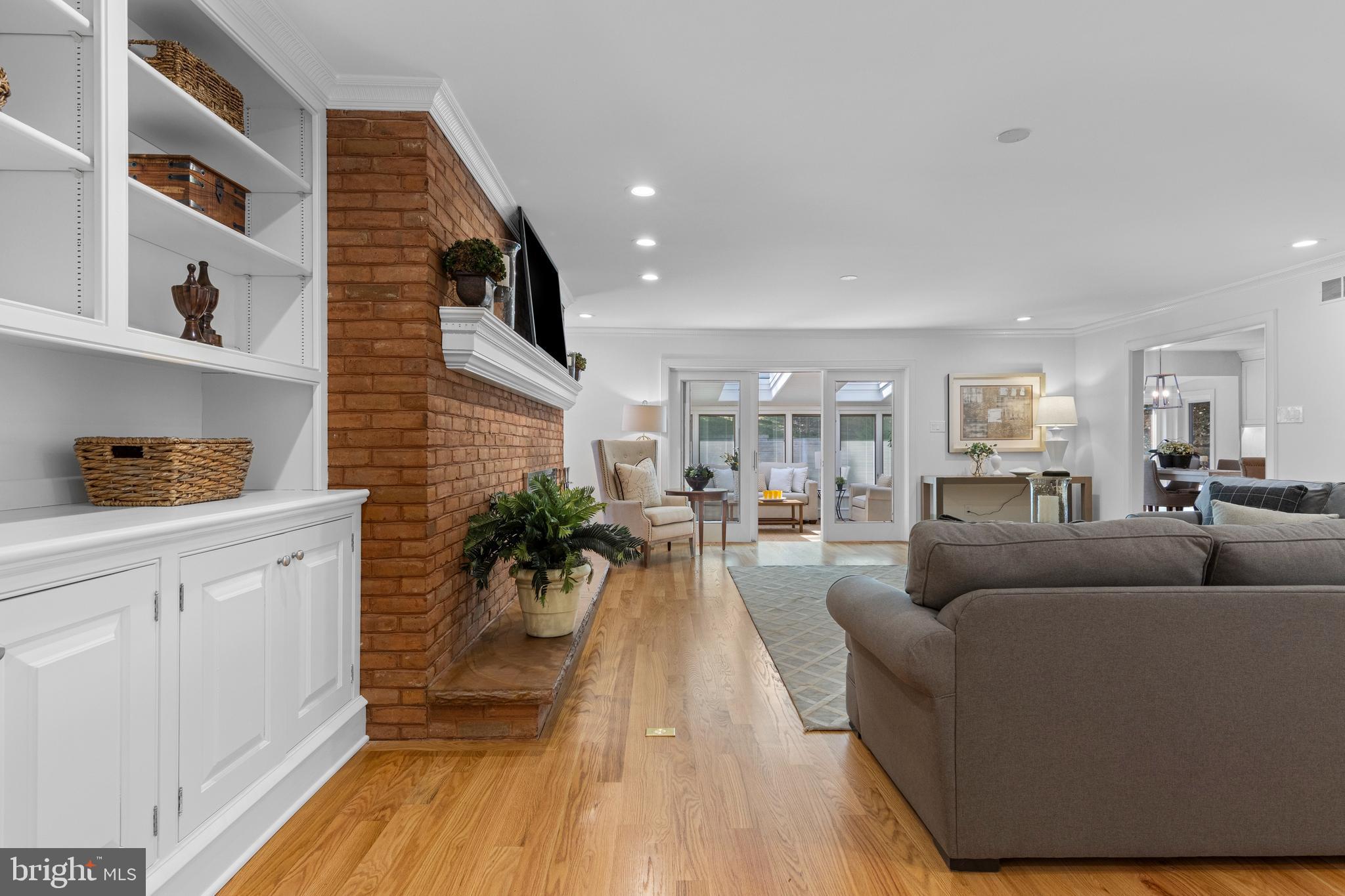 SPRINGTON POINTE - Residential