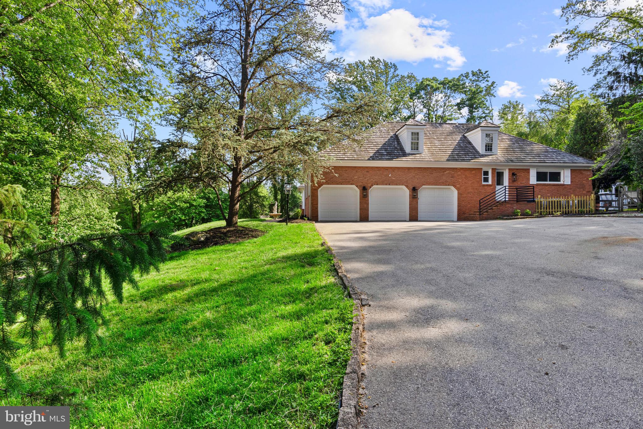 SPRINGTON POINTE - Residential