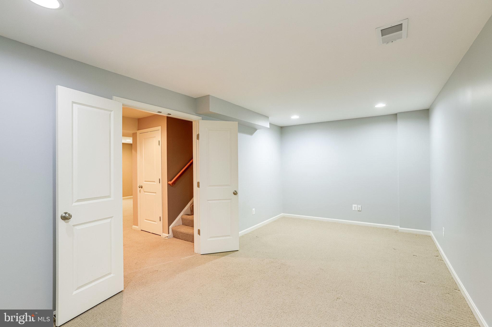 PEMBROOKE - Residential Lease