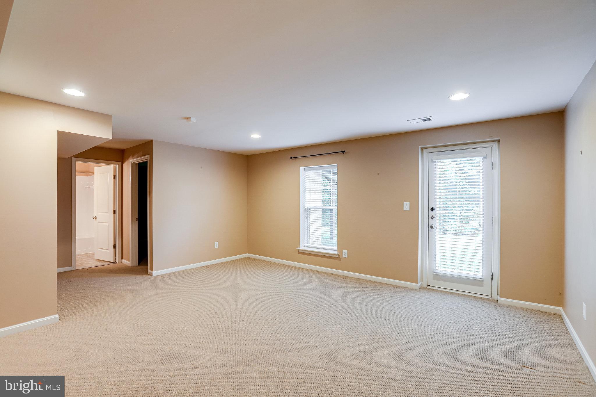 PEMBROOKE - Residential Lease