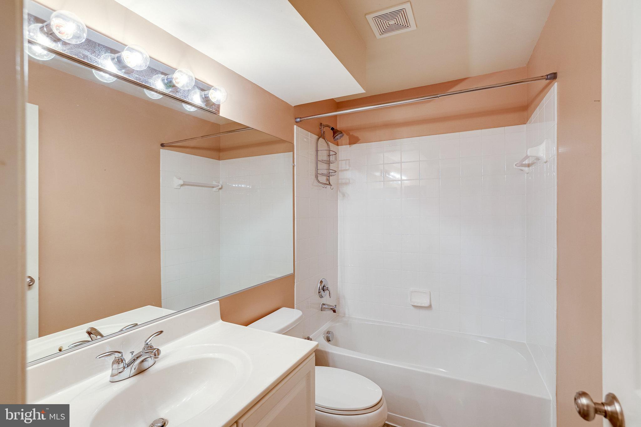 PEMBROOKE - Residential Lease