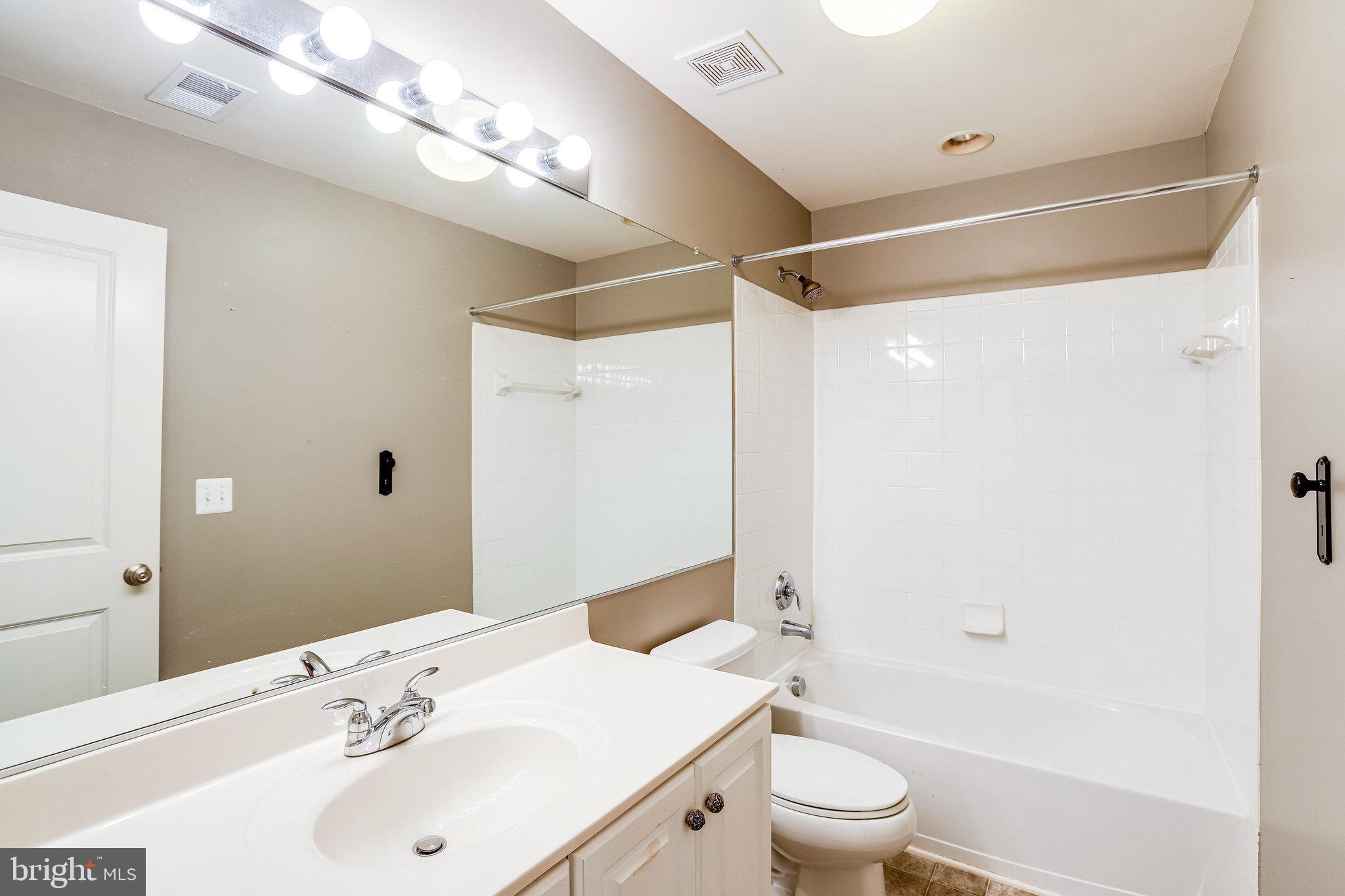 PEMBROOKE - Residential Lease