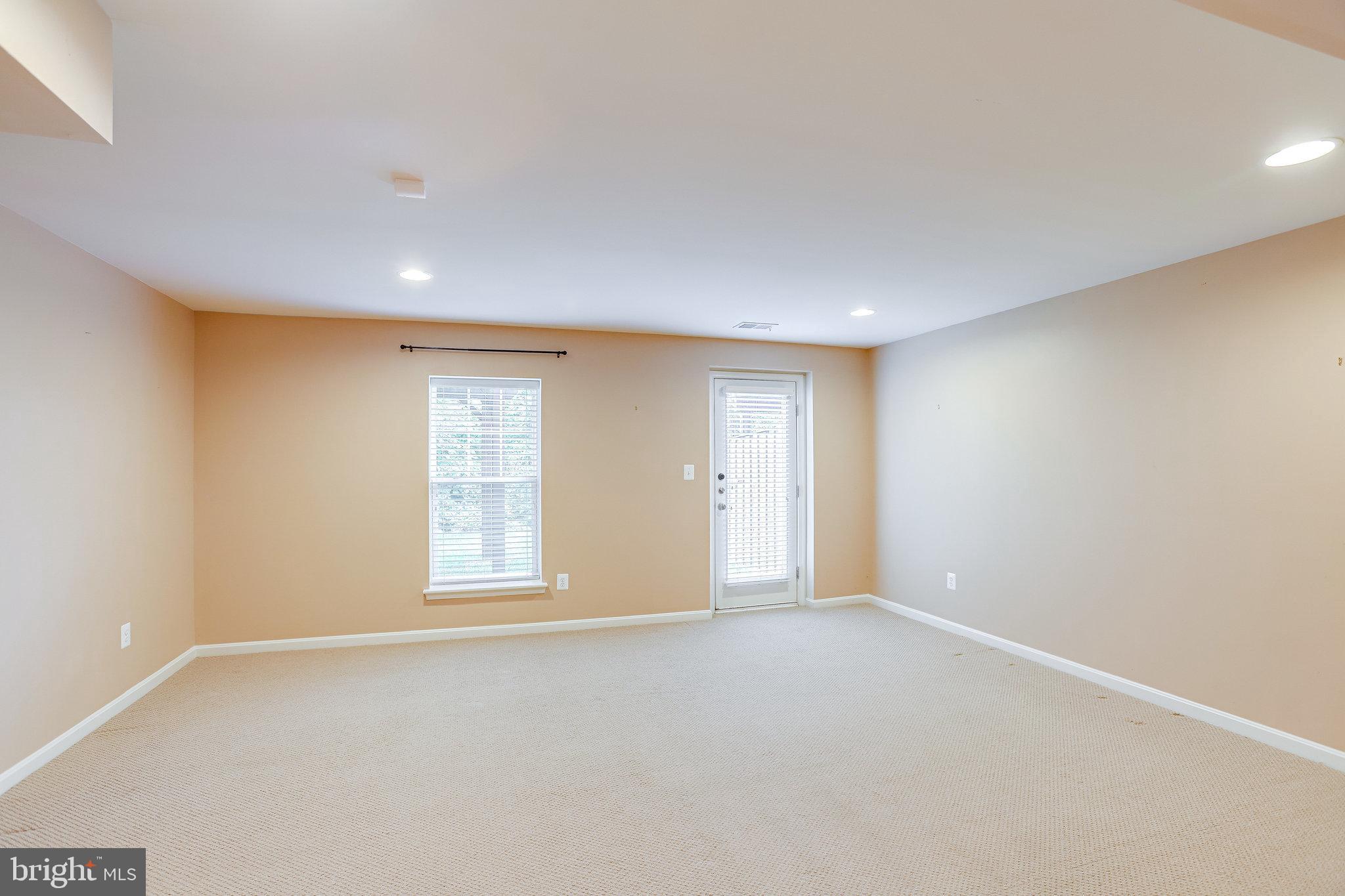 PEMBROOKE - Residential Lease