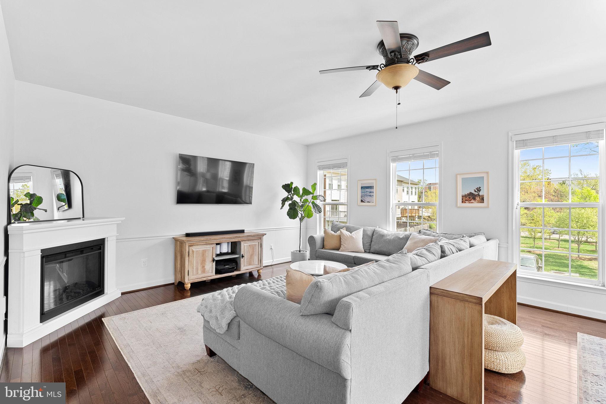 POTTERS GLEN - Residential Lease