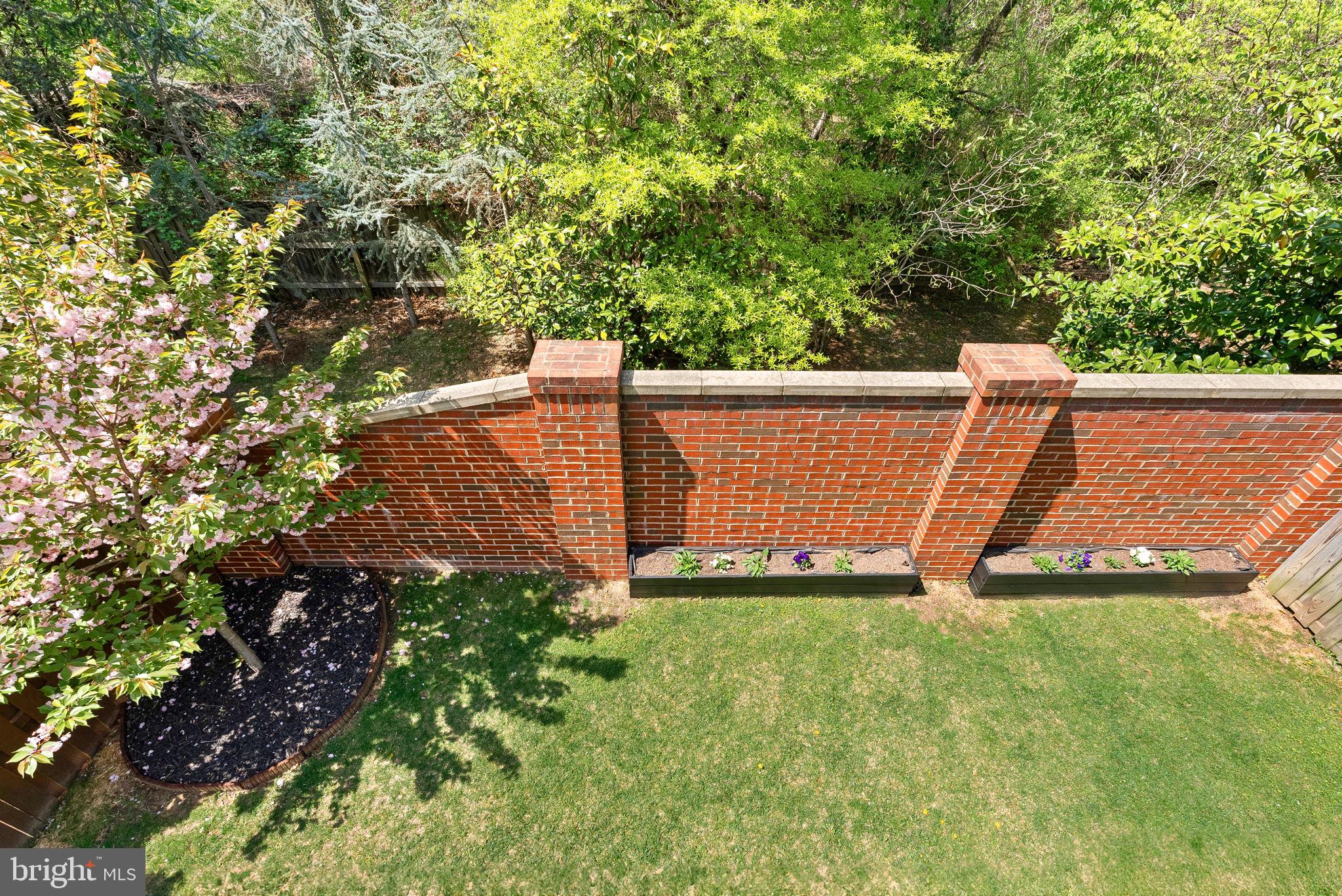 POTTERS GLEN - Residential Lease