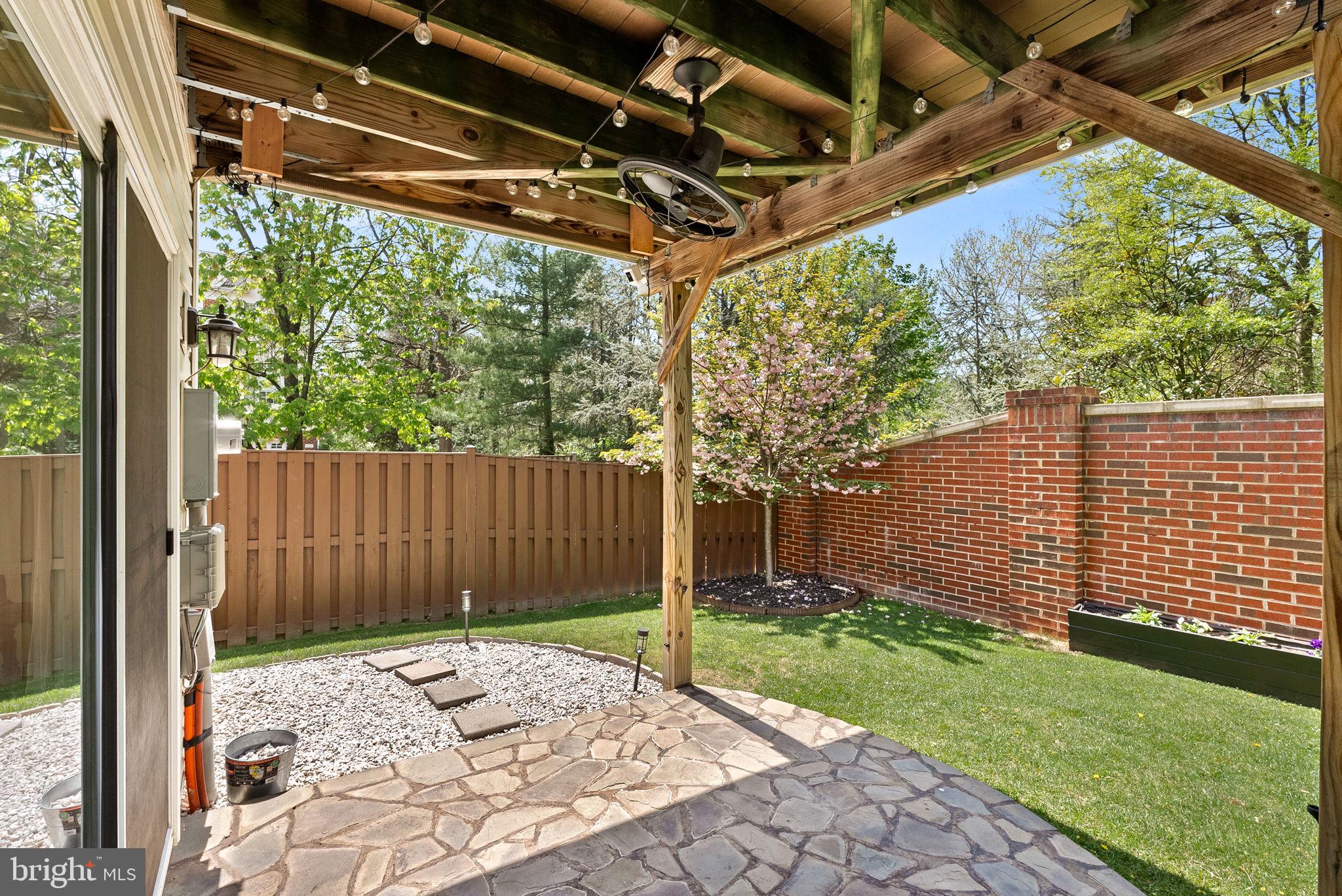 POTTERS GLEN - Residential Lease