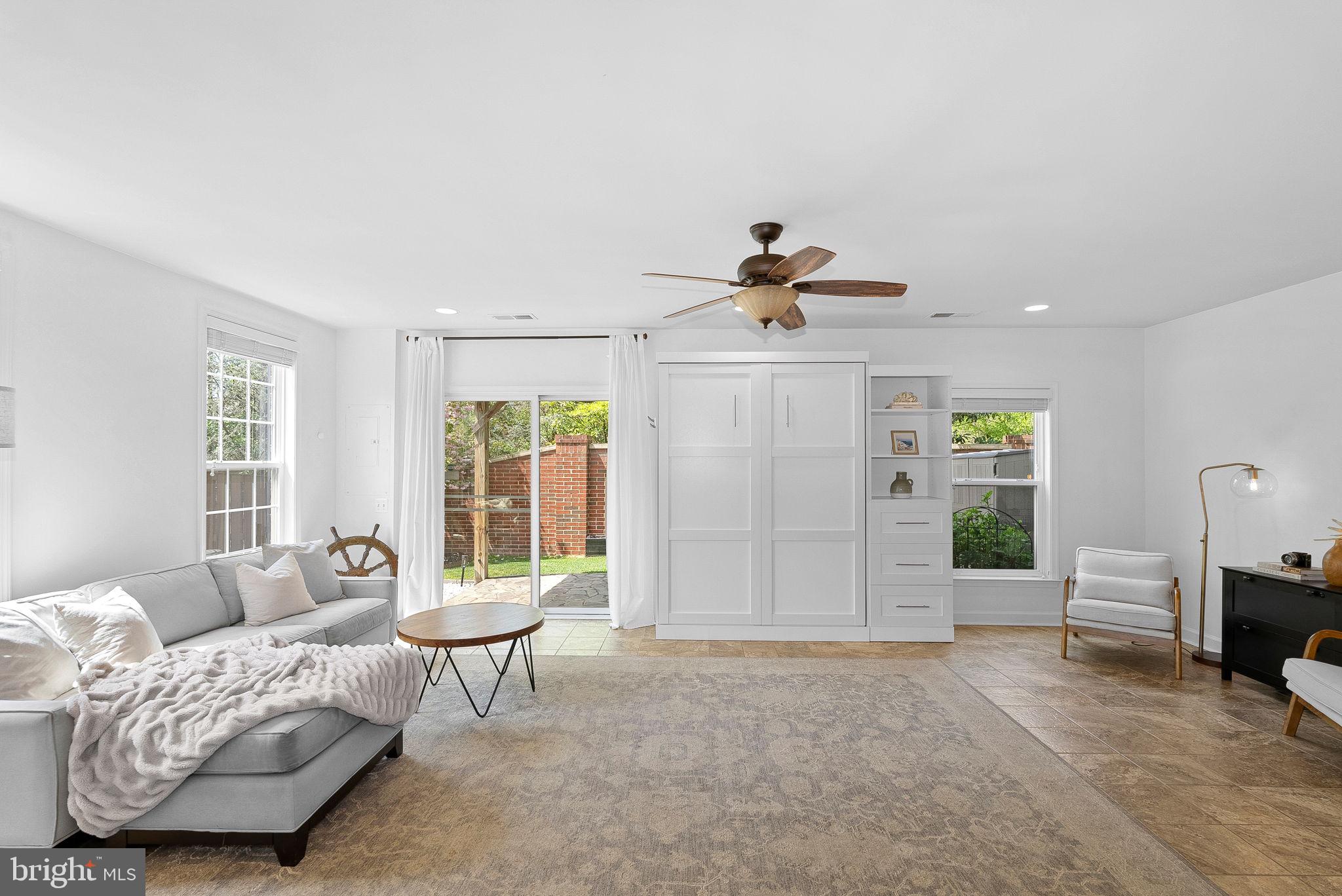 POTTERS GLEN - Residential Lease