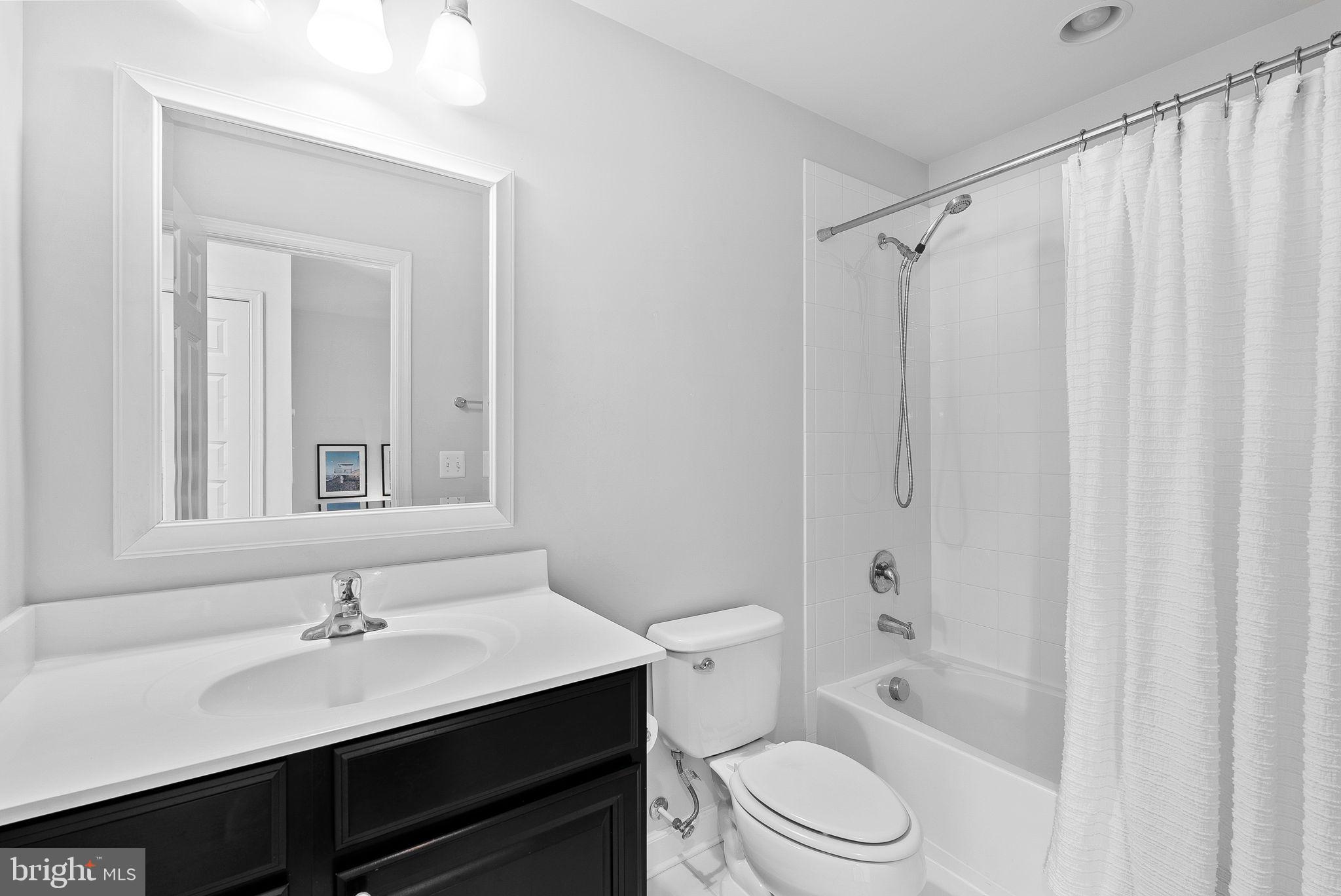 POTTERS GLEN - Residential Lease