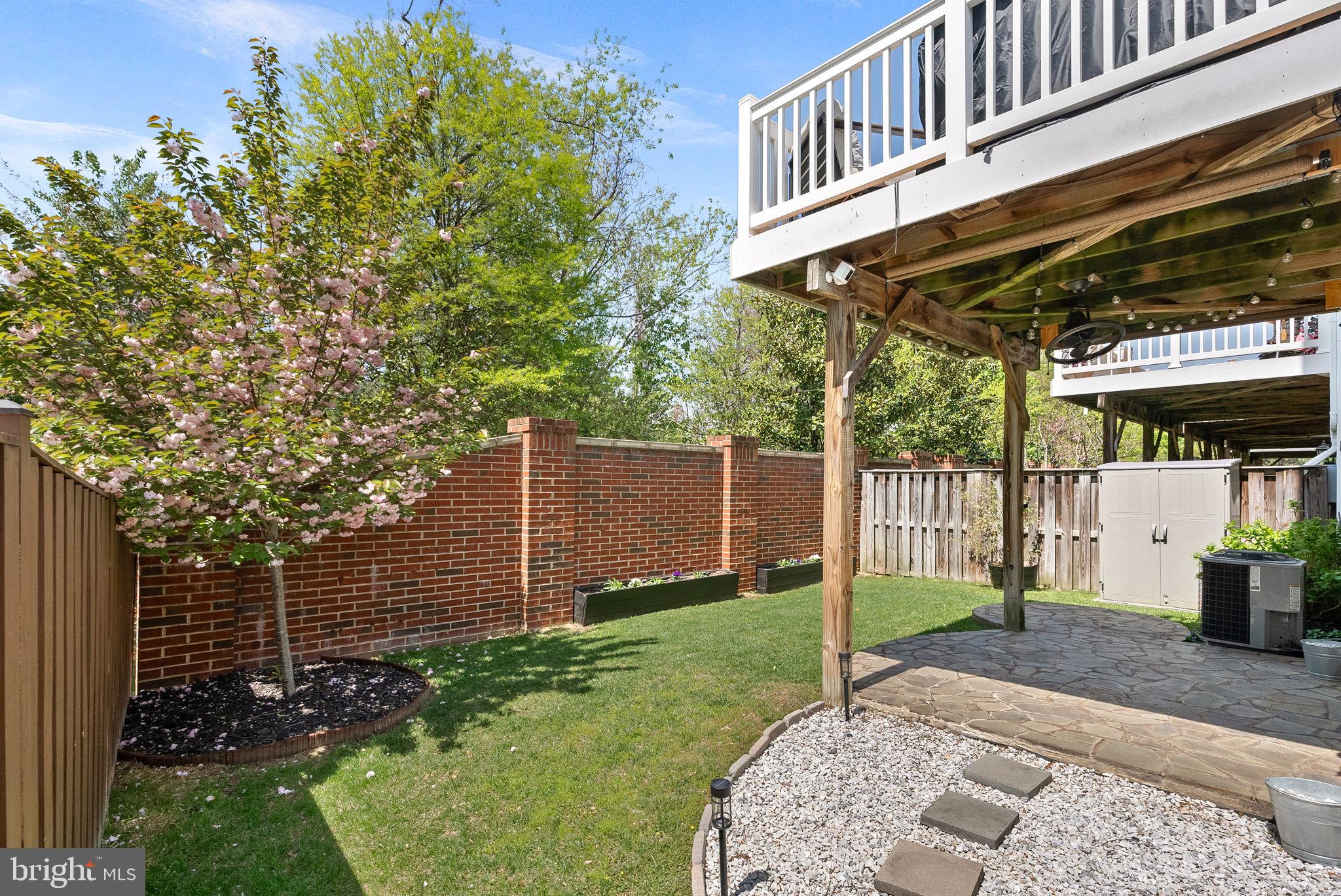 POTTERS GLEN - Residential Lease