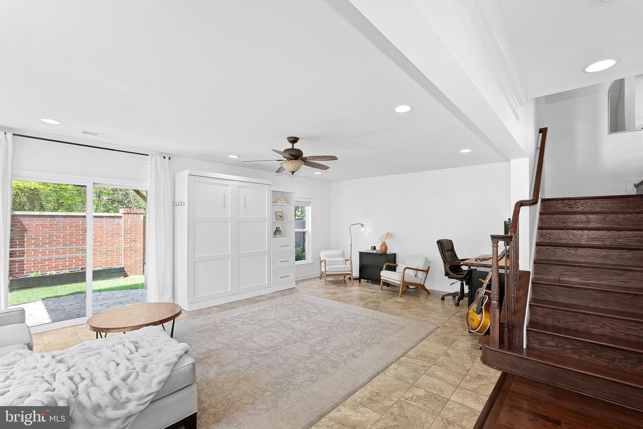 POTTERS GLEN - Residential Lease