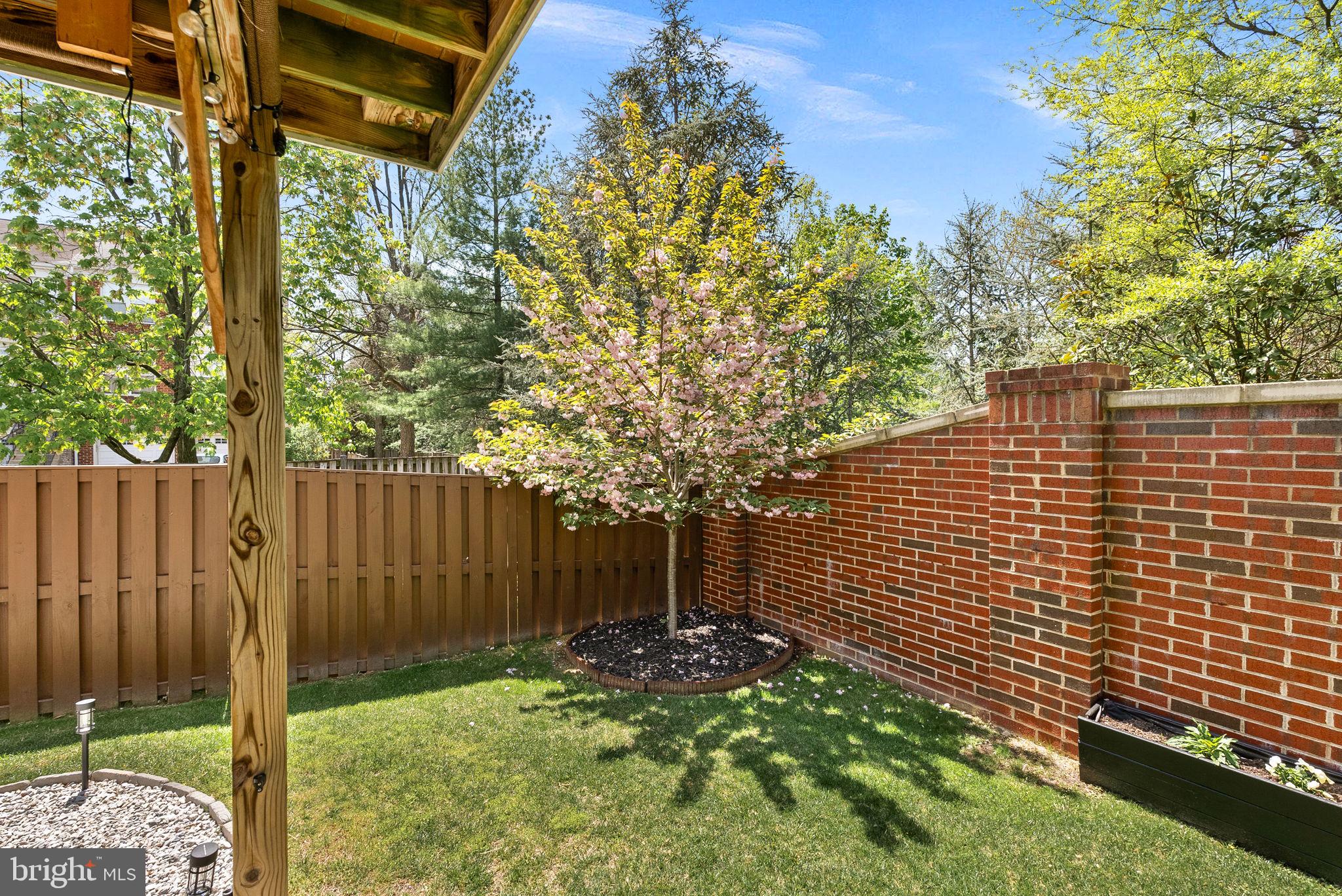 POTTERS GLEN - Residential Lease