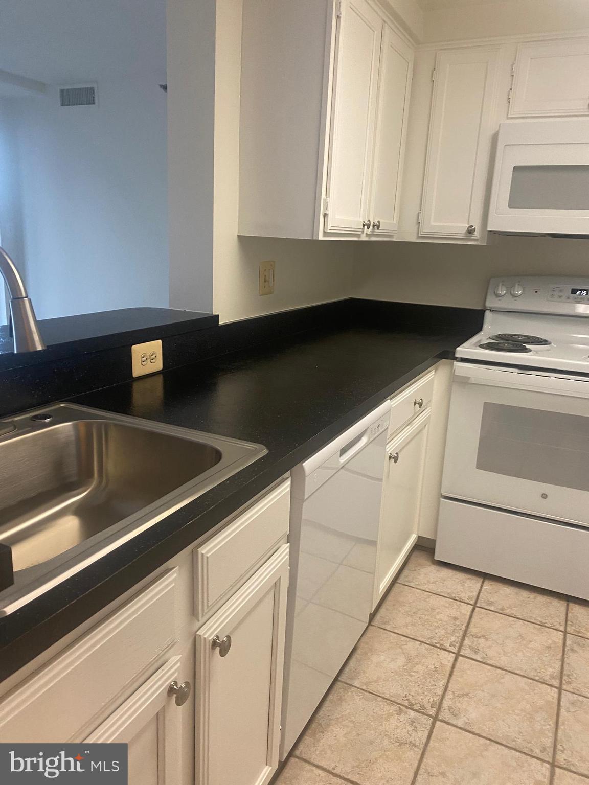 CHARLESTON CONDO - Residential Lease