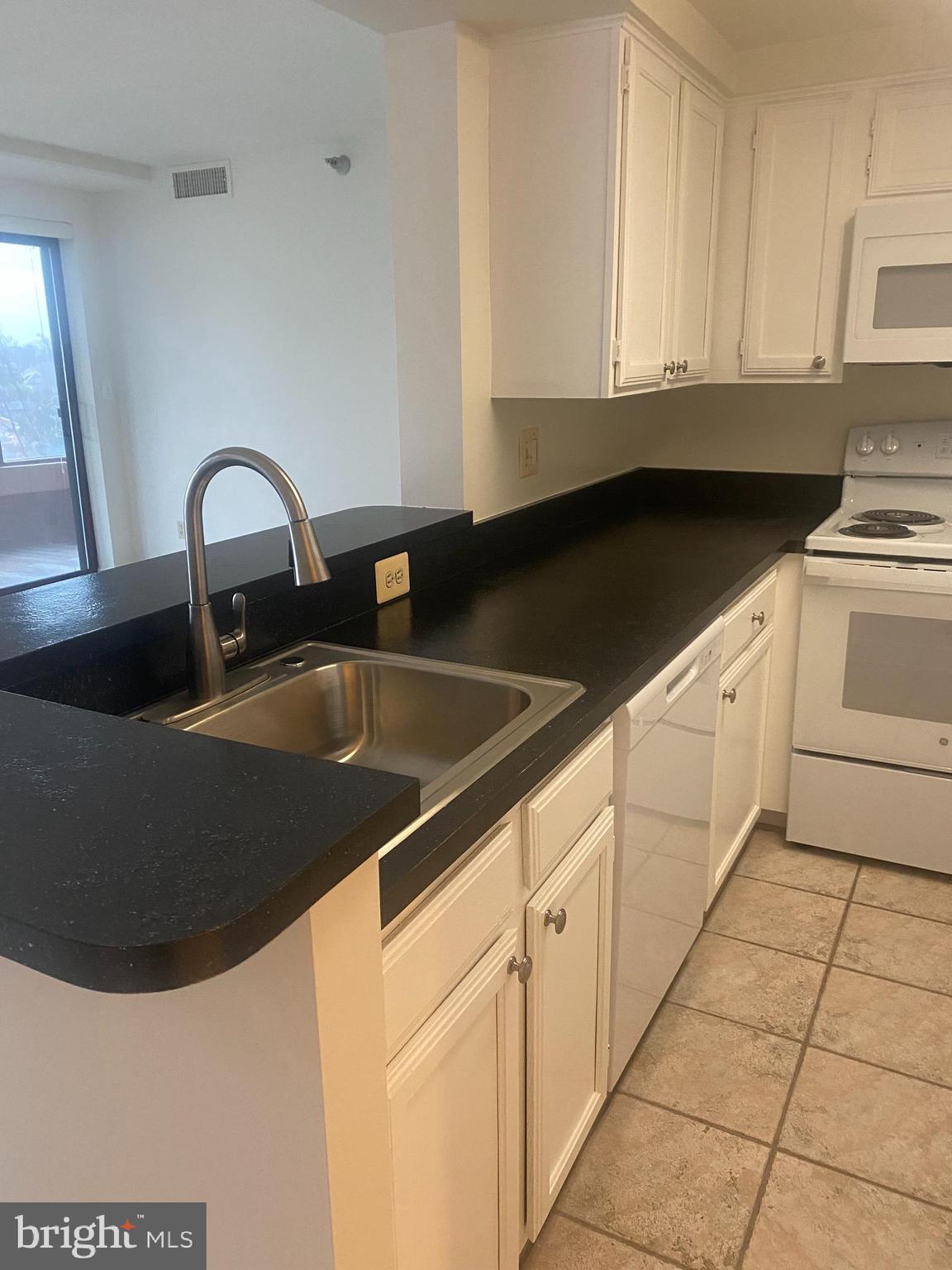 CHARLESTON CONDO - Residential Lease