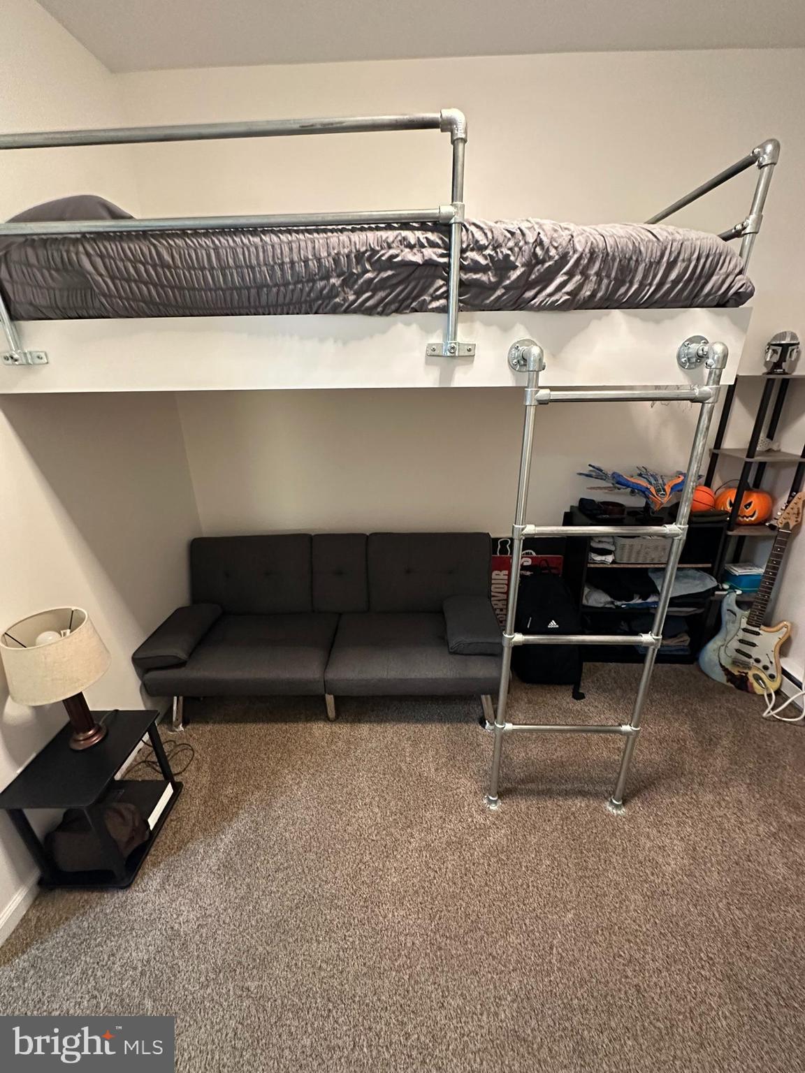 NEWPORT - Residential