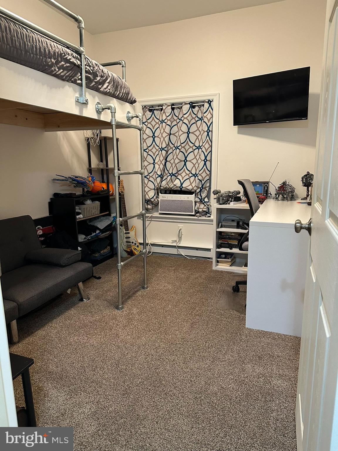 NEWPORT - Residential