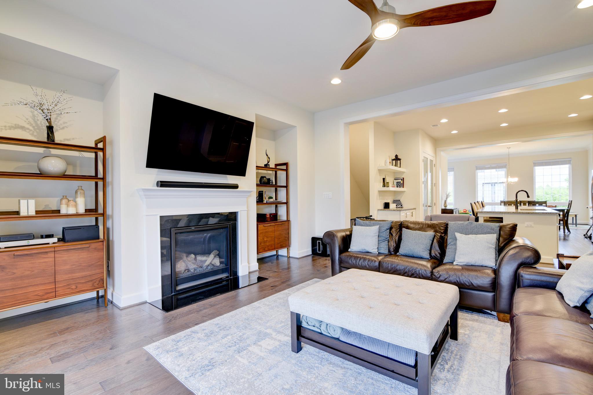 BRAMBLETON TOWN CENTER - Residential