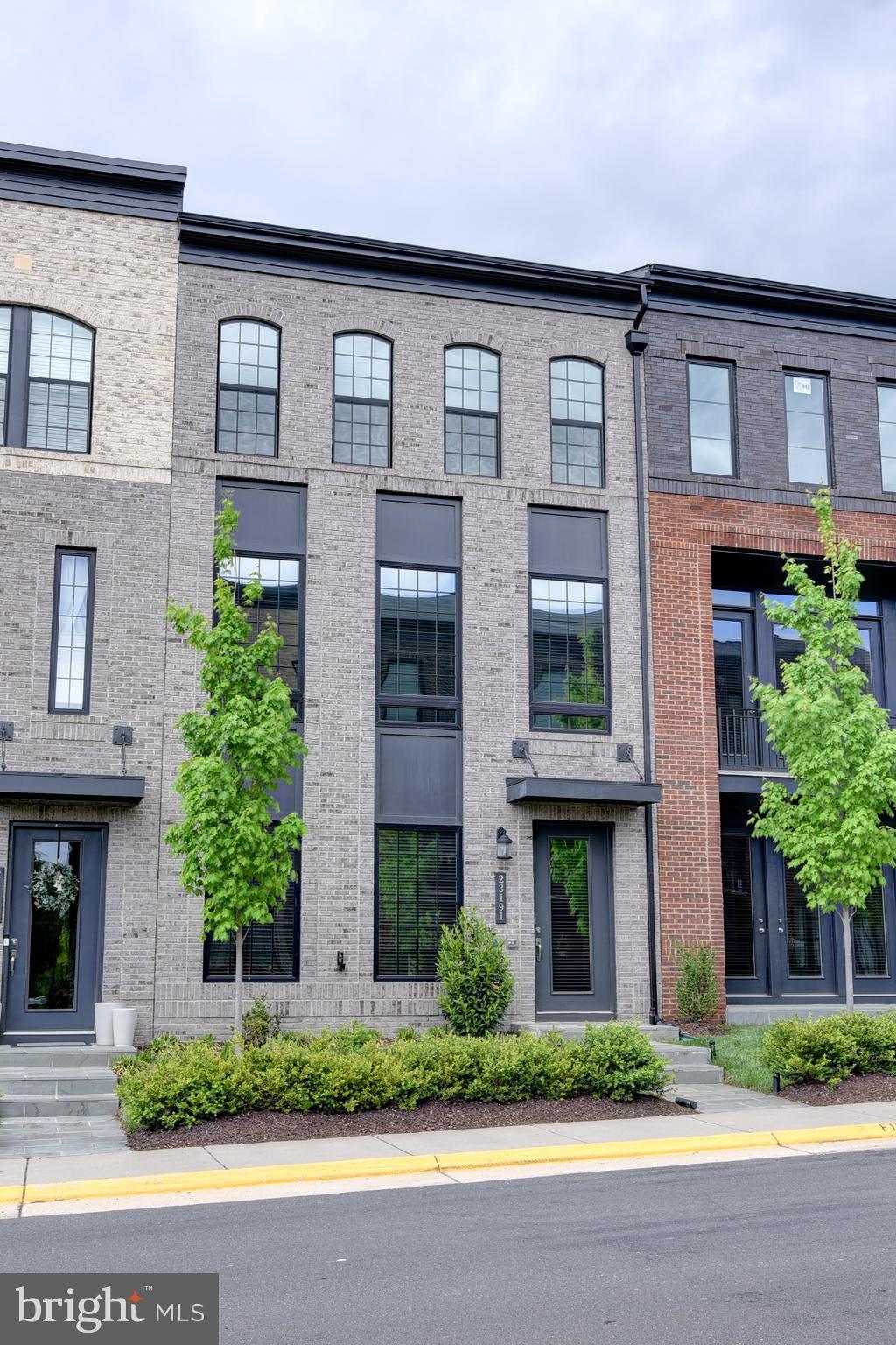 BRAMBLETON TOWN CENTER - Residential